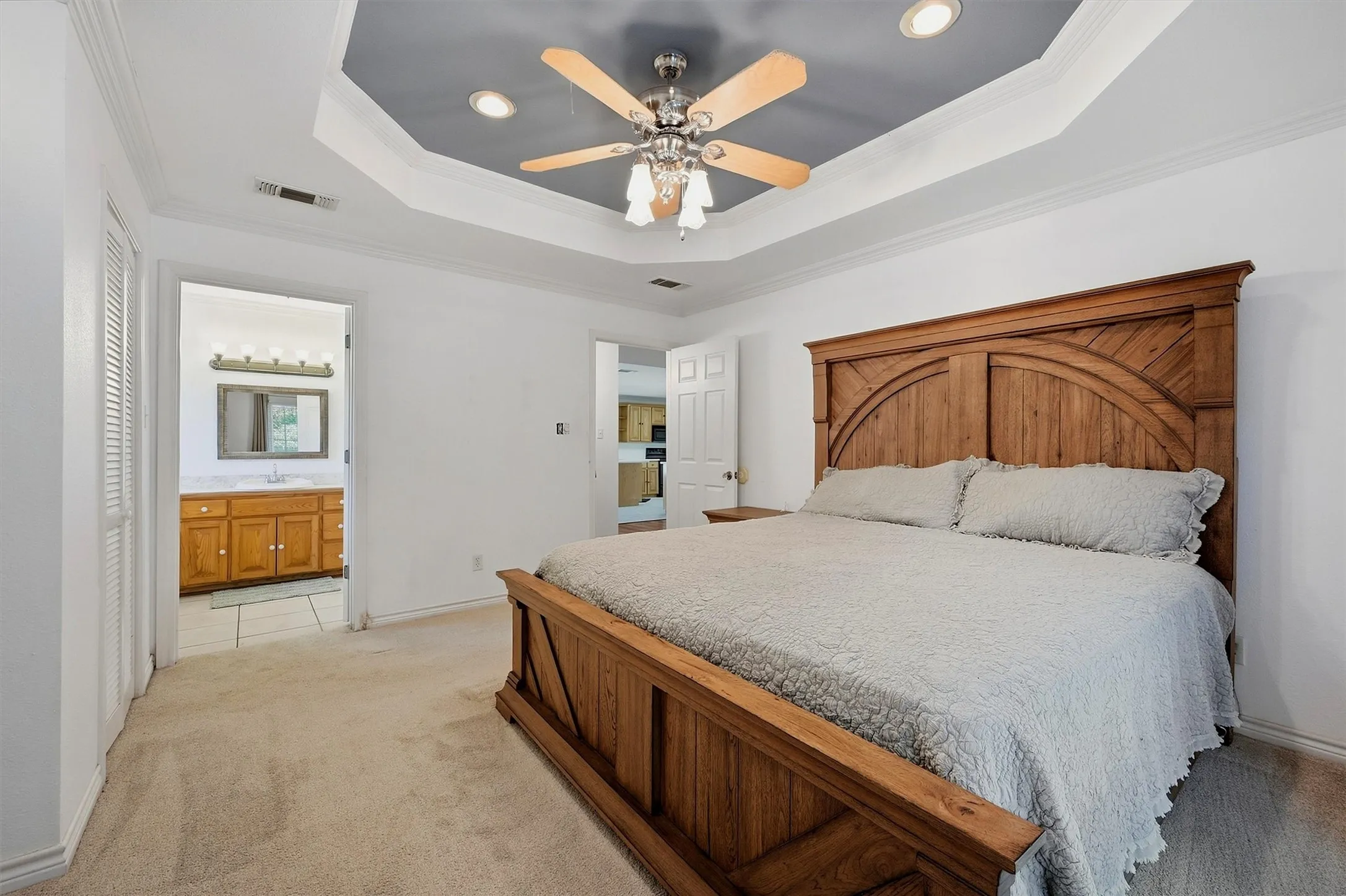 Single Family Residence For Sale in Grayson County , 173 Graves Circle, Pottsboro, Texas 75076, 3 Bedroom, 2 Bathroom, 2 Garage spaces, 1,684 Sqft, built in 2002, mls#21392585, Real Estate Agent in Pottsboro, Homes For Sale in Grayson county, Homes For Sale in Pottsboro, Realtor in Pottsboro Texas, Real Estate Brokerage Independent Realty Texas, Luminita Cordes Realtor