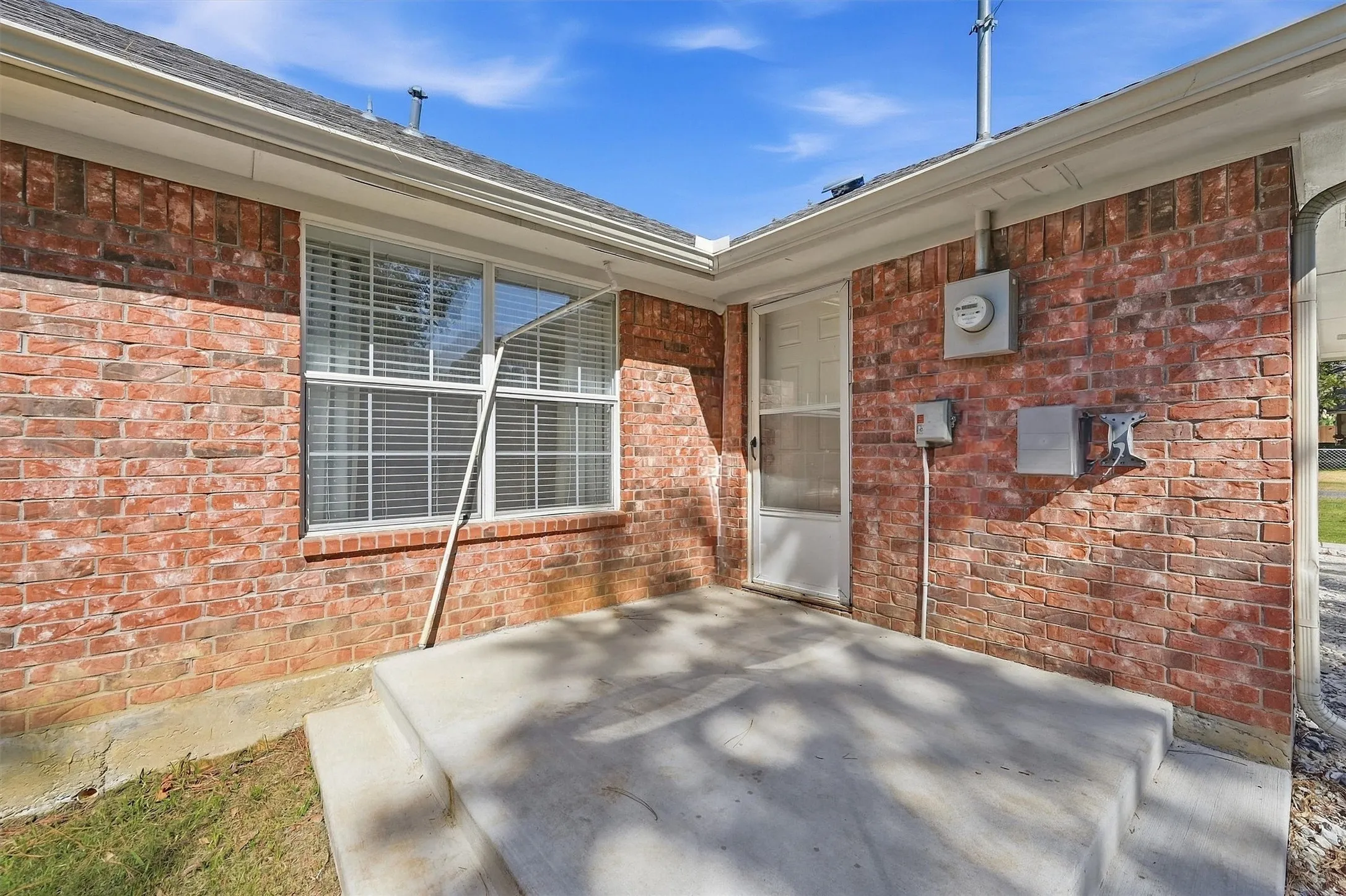 Single Family Residence For Sale in Grayson County , 173 Graves Circle, Pottsboro, Texas 75076, 3 Bedroom, 2 Bathroom, 2 Garage spaces, 1,684 Sqft, built in 2002, mls#21392585, Real Estate Agent in Pottsboro, Homes For Sale in Grayson county, Homes For Sale in Pottsboro, Realtor in Pottsboro Texas, Real Estate Brokerage Independent Realty Texas, Luminita Cordes Realtor