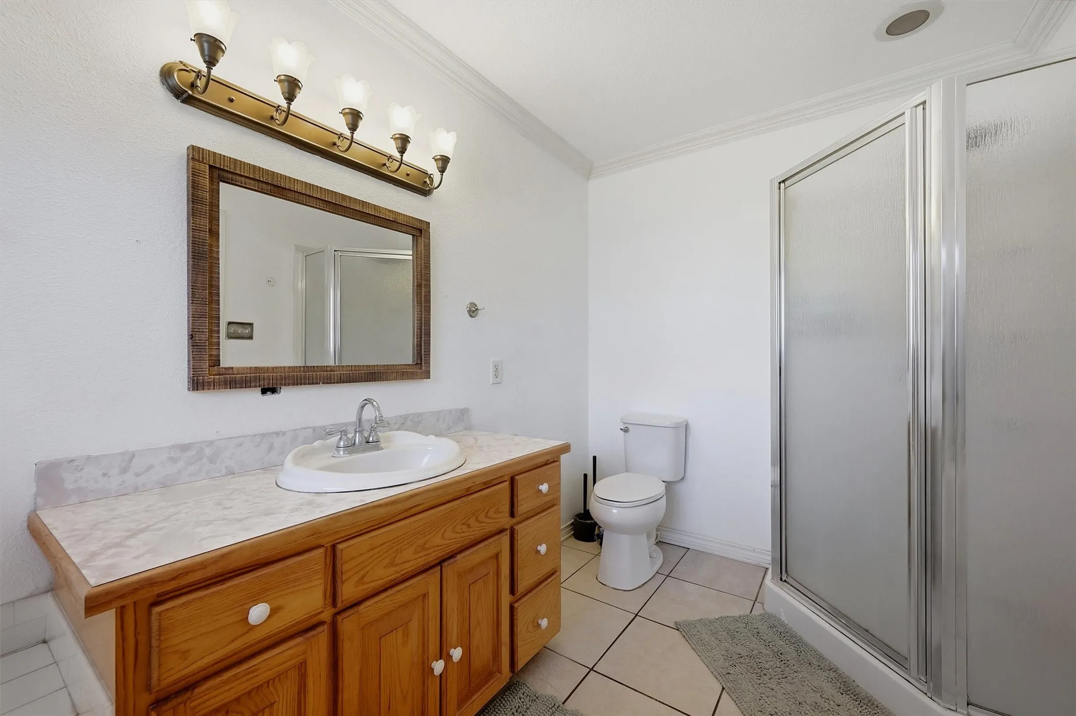 Single Family Residence For Sale in Grayson County , 173 Graves Circle, Pottsboro, Texas 75076, 3 Bedroom, 2 Bathroom, 2 Garage spaces, 1,684 Sqft, built in 2002, mls#21392585, Real Estate Agent in Pottsboro, Homes For Sale in Grayson county, Homes For Sale in Pottsboro, Realtor in Pottsboro Texas, Real Estate Brokerage Independent Realty Texas, Luminita Cordes Realtor