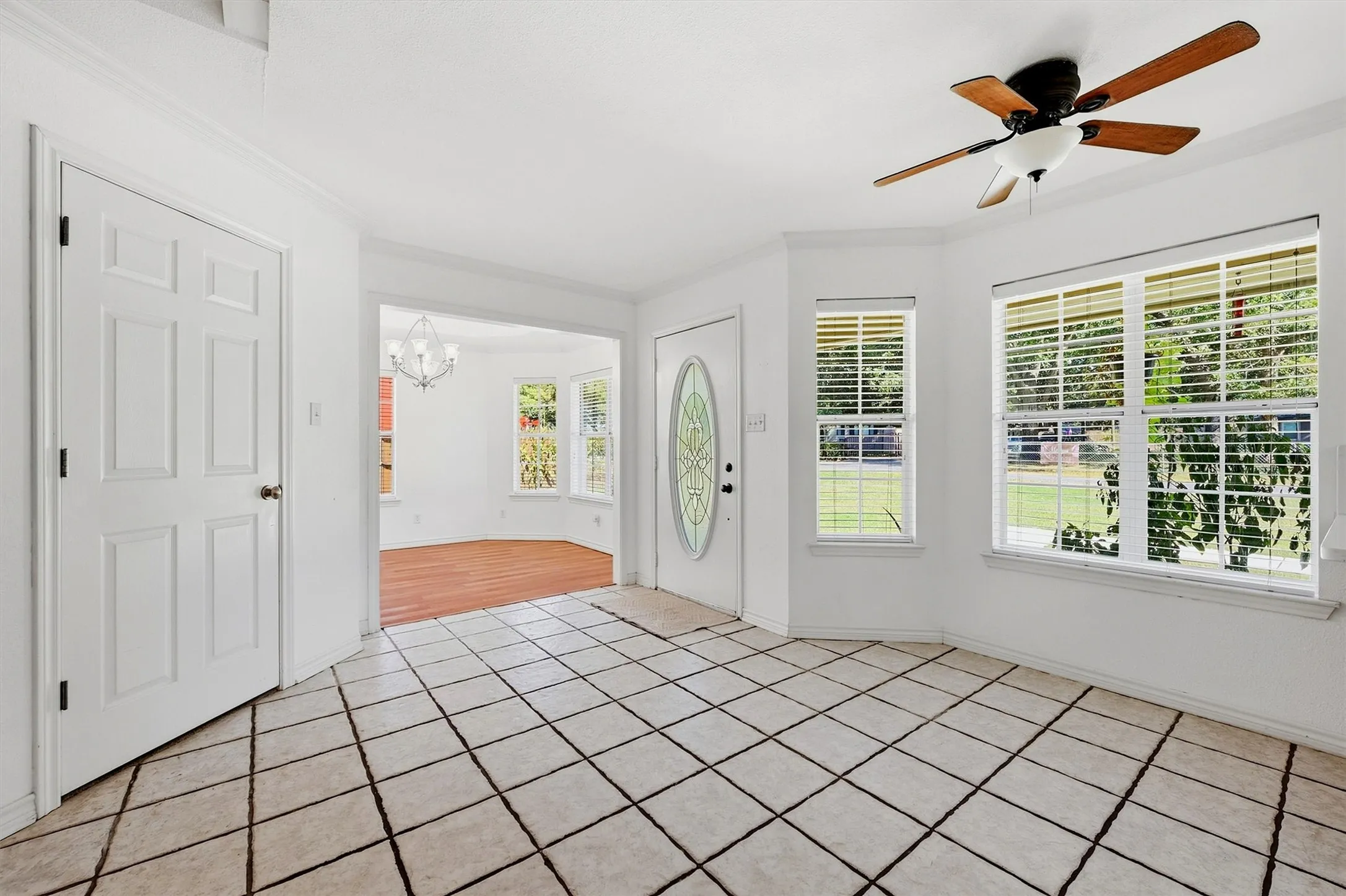 Single Family Residence For Sale in Grayson County , 173 Graves Circle, Pottsboro, Texas 75076, 3 Bedroom, 2 Bathroom, 2 Garage spaces, 1,684 Sqft, built in 2002, mls#21392585, Real Estate Agent in Pottsboro, Homes For Sale in Grayson county, Homes For Sale in Pottsboro, Realtor in Pottsboro Texas, Real Estate Brokerage Independent Realty Texas, Luminita Cordes Realtor