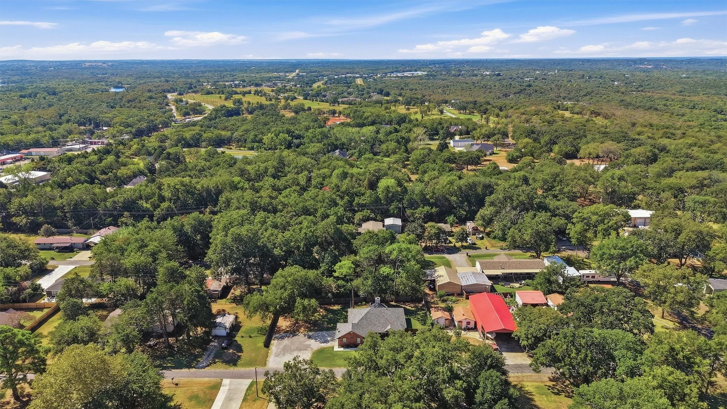 Single Family Residence For Sale in Grayson County , 173 Graves Circle, Pottsboro, Texas 75076, 3 Bedroom, 2 Bathroom, 2 Garage spaces, 1,684 Sqft, built in 2002, mls#21392585, Real Estate Agent in Pottsboro, Homes For Sale in Grayson county, Homes For Sale in Pottsboro, Realtor in Pottsboro Texas, Real Estate Brokerage Independent Realty Texas, Luminita Cordes Realtor