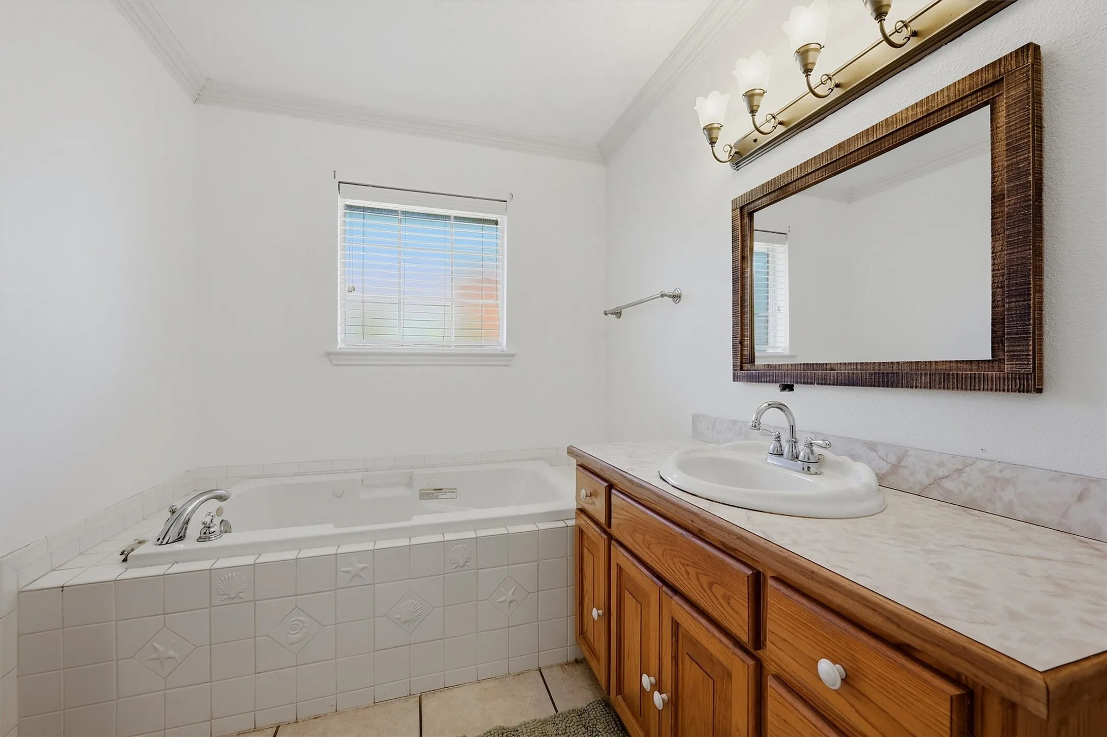 Single Family Residence For Sale in Grayson County , 173 Graves Circle, Pottsboro, Texas 75076, 3 Bedroom, 2 Bathroom, 2 Garage spaces, 1,684 Sqft, built in 2002, mls#21392585, Real Estate Agent in Pottsboro, Homes For Sale in Grayson county, Homes For Sale in Pottsboro, Realtor in Pottsboro Texas, Real Estate Brokerage Independent Realty Texas, Luminita Cordes Realtor