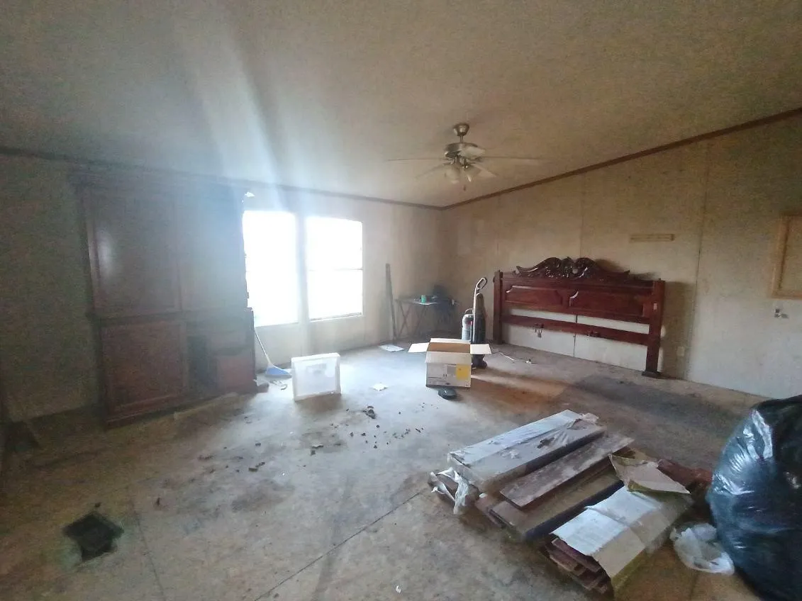 Manufactured Home For Sale in Navarro County , 135 County Road 3048, Corsicana, Texas 75109, 4 Bedroom, 2 Bathroom, 2 Garage spaces, 2,304 Sqft, built in 2008, mls#21398546, Real Estate Agent in Corsicana, Homes For Sale in Navarro county, Homes For Sale in Corsicana, Realtor in Corsicana Texas, Real Estate Brokerage Independent Realty Texas, Luminita Cordes Realtor