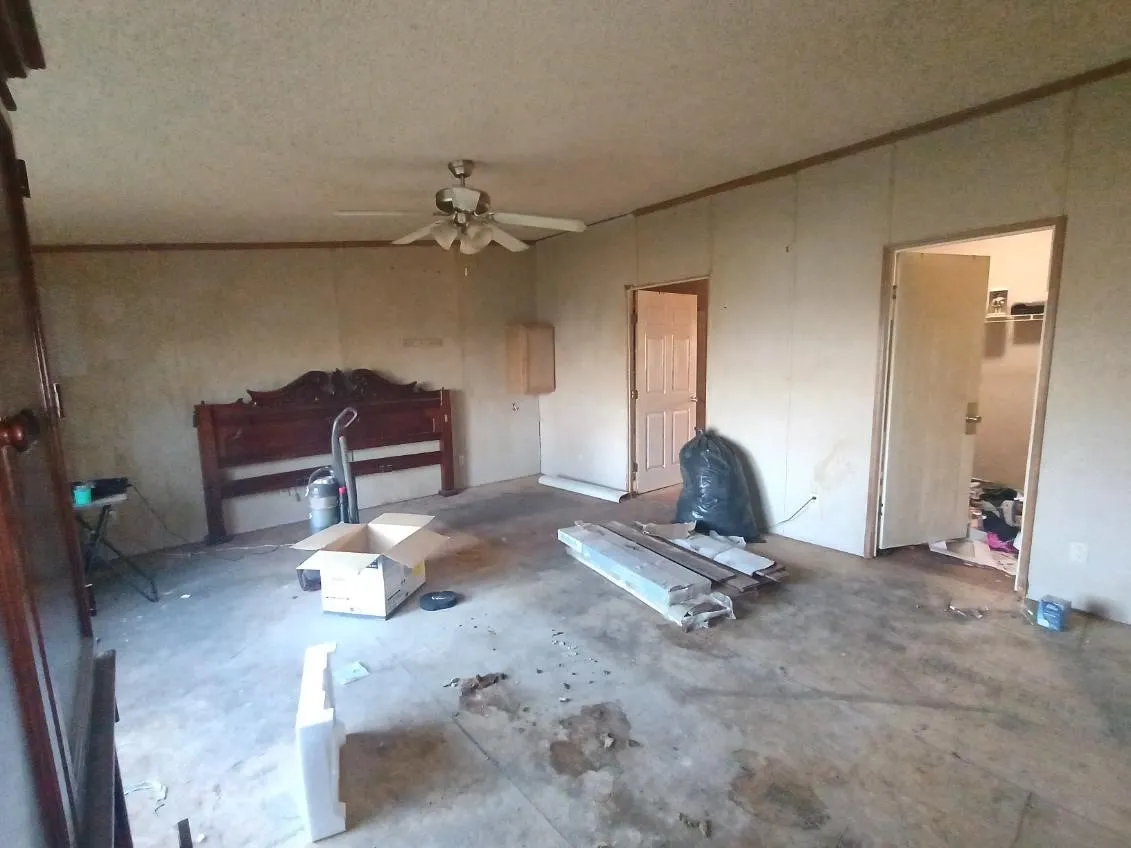 Manufactured Home For Sale in Navarro County , 135 County Road 3048, Corsicana, Texas 75109, 4 Bedroom, 2 Bathroom, 2 Garage spaces, 2,304 Sqft, built in 2008, mls#21398546, Real Estate Agent in Corsicana, Homes For Sale in Navarro county, Homes For Sale in Corsicana, Realtor in Corsicana Texas, Real Estate Brokerage Independent Realty Texas, Luminita Cordes Realtor