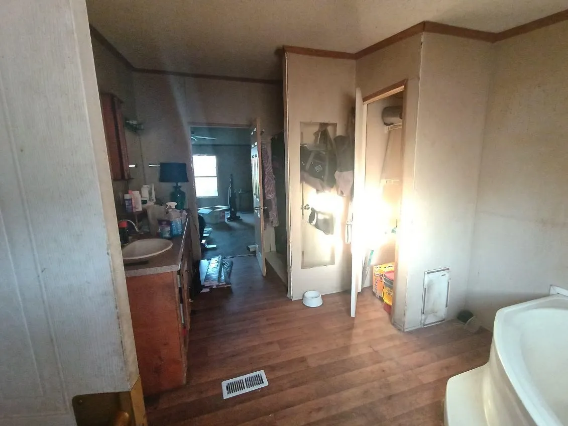 Manufactured Home For Sale in Navarro County , 135 County Road 3048, Corsicana, Texas 75109, 4 Bedroom, 2 Bathroom, 2 Garage spaces, 2,304 Sqft, built in 2008, mls#21398546, Real Estate Agent in Corsicana, Homes For Sale in Navarro county, Homes For Sale in Corsicana, Realtor in Corsicana Texas, Real Estate Brokerage Independent Realty Texas, Luminita Cordes Realtor
