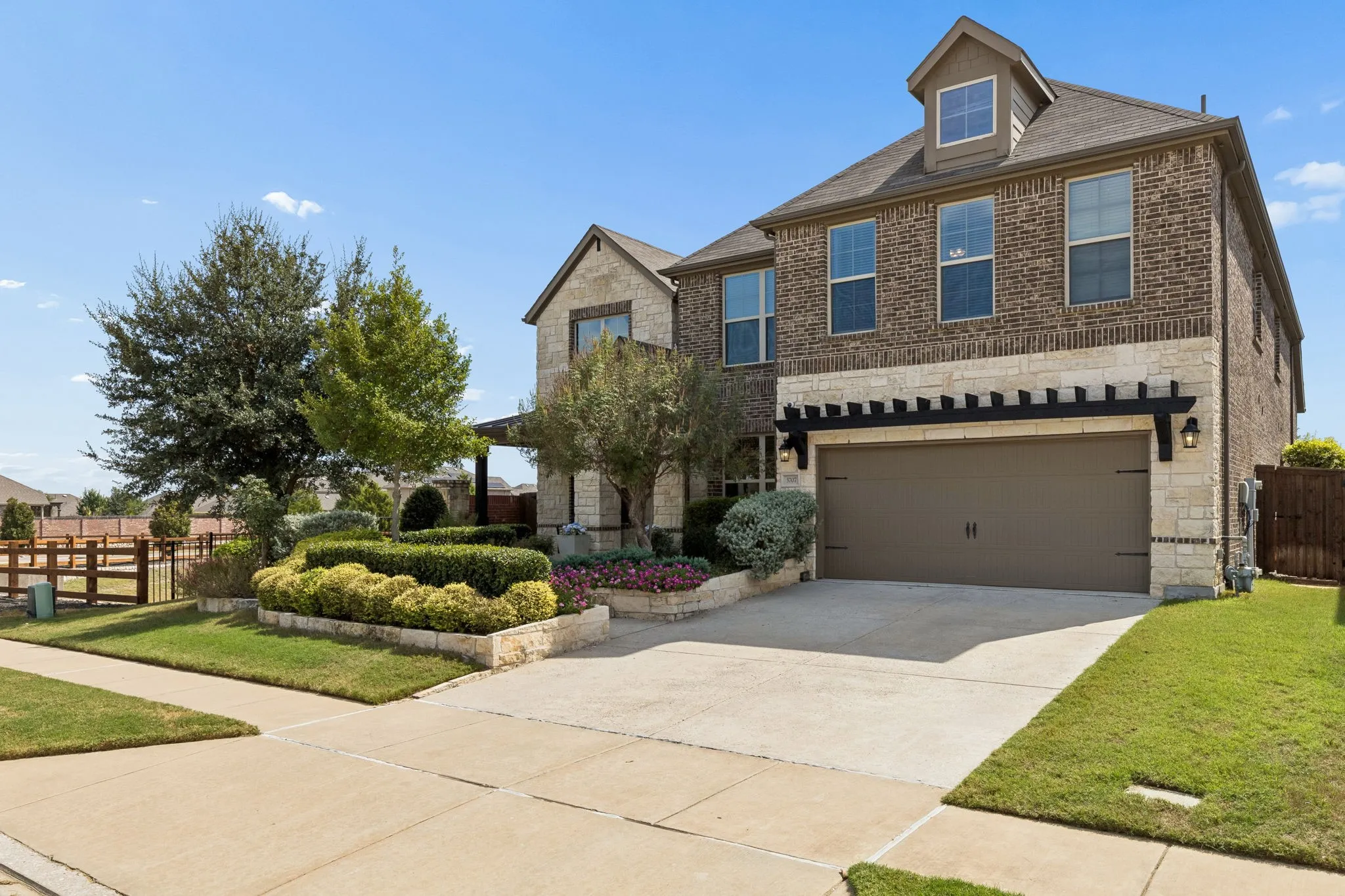 Single Family Residence For Sale in Collin County , 3707 Roth Drive, Mc Kinney, Texas 75071, 4 Bedroom, 4 Bathroom, 2 Garage spaces, 4,164 Sqft, built in 2022, mls#21395888, Real Estate Agent in Mc Kinney, Homes For Sale in Collin county, Homes For Sale in Mc Kinney, Realtor in Mc Kinney Texas, Real Estate Brokerage Independent Realty Texas, Luminita Cordes Realtor