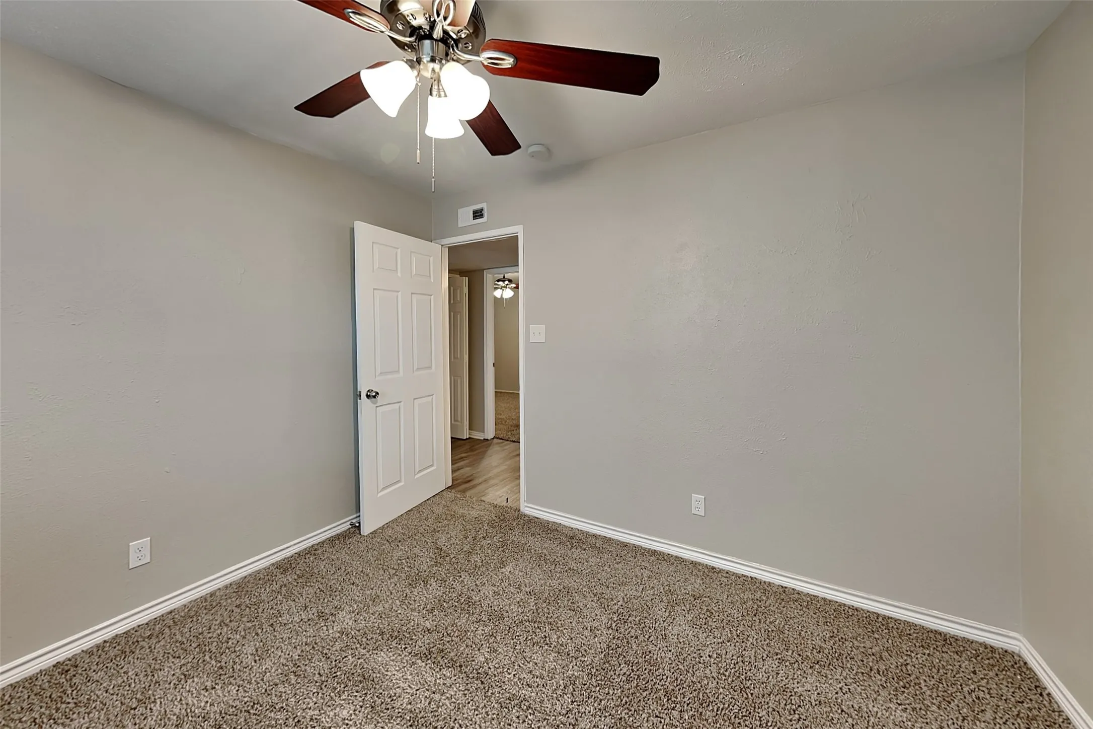 Single Family Residence For Rent in Tarrant County , 4144 Staghorn Circle S, Fort Worth, Texas 76137, 4 Bedroom, 3 Bathroom, 2 Garage spaces, 2,164 Sqft, built in 1980, mls#21398535, Real Estate Agent in Fort Worth, Homes For Rent in Tarrant county, Homes For Rent in Fort Worth, Realtor in Fort Worth Texas, Real Estate Brokerage Independent Realty Texas, Luminita Cordes Realtor