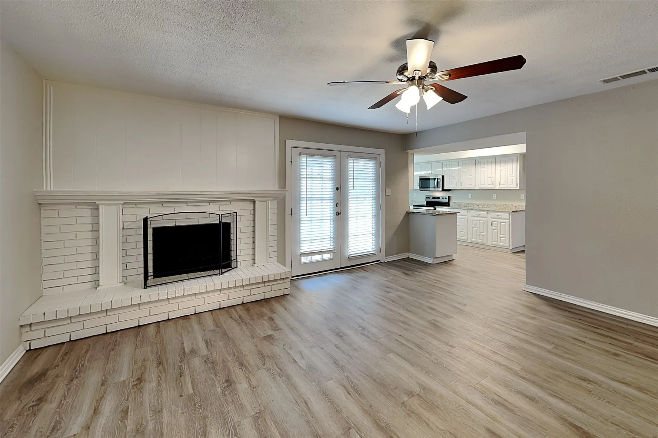 Single Family Residence For Rent in Tarrant County , 4144 Staghorn Circle S, Fort Worth, Texas 76137, 4 Bedroom, 3 Bathroom, 2 Garage spaces, 2,164 Sqft, built in 1980, mls#21398535, Real Estate Agent in Fort Worth, Homes For Rent in Tarrant county, Homes For Rent in Fort Worth, Realtor in Fort Worth Texas, Real Estate Brokerage Independent Realty Texas, Luminita Cordes Realtor