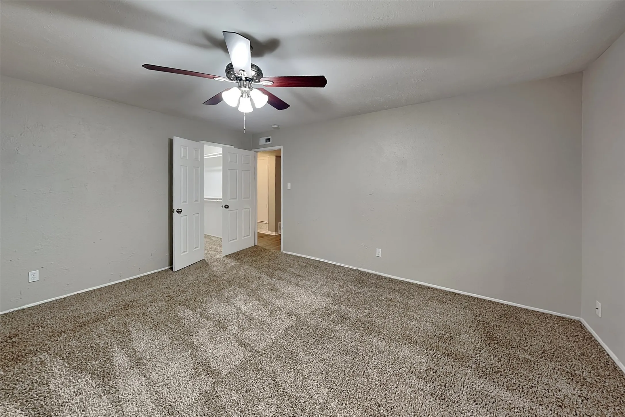 Single Family Residence For Rent in Tarrant County , 4144 Staghorn Circle S, Fort Worth, Texas 76137, 4 Bedroom, 3 Bathroom, 2 Garage spaces, 2,164 Sqft, built in 1980, mls#21398535, Real Estate Agent in Fort Worth, Homes For Rent in Tarrant county, Homes For Rent in Fort Worth, Realtor in Fort Worth Texas, Real Estate Brokerage Independent Realty Texas, Luminita Cordes Realtor