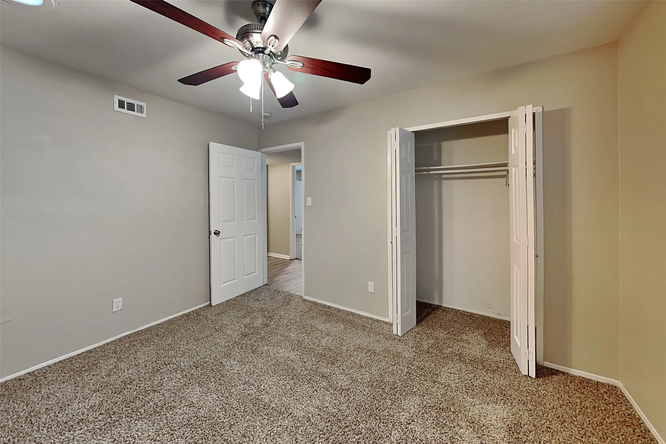Single Family Residence For Rent in Tarrant County , 4144 Staghorn Circle S, Fort Worth, Texas 76137, 4 Bedroom, 3 Bathroom, 2 Garage spaces, 2,164 Sqft, built in 1980, mls#21398535, Real Estate Agent in Fort Worth, Homes For Rent in Tarrant county, Homes For Rent in Fort Worth, Realtor in Fort Worth Texas, Real Estate Brokerage Independent Realty Texas, Luminita Cordes Realtor