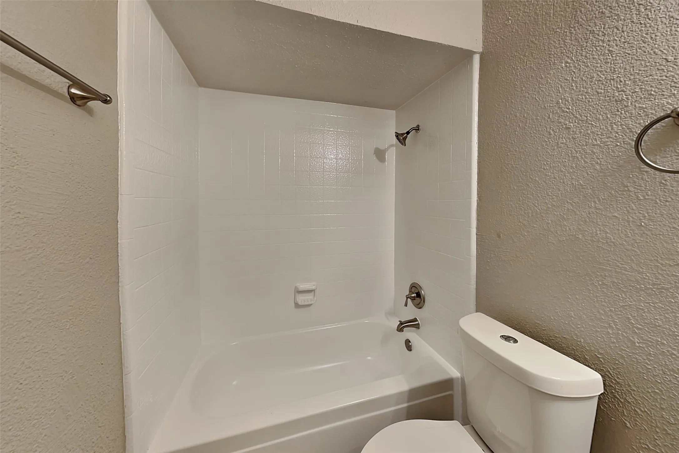 Single Family Residence For Rent in Tarrant County , 4144 Staghorn Circle S, Fort Worth, Texas 76137, 4 Bedroom, 3 Bathroom, 2 Garage spaces, 2,164 Sqft, built in 1980, mls#21398535, Real Estate Agent in Fort Worth, Homes For Rent in Tarrant county, Homes For Rent in Fort Worth, Realtor in Fort Worth Texas, Real Estate Brokerage Independent Realty Texas, Luminita Cordes Realtor