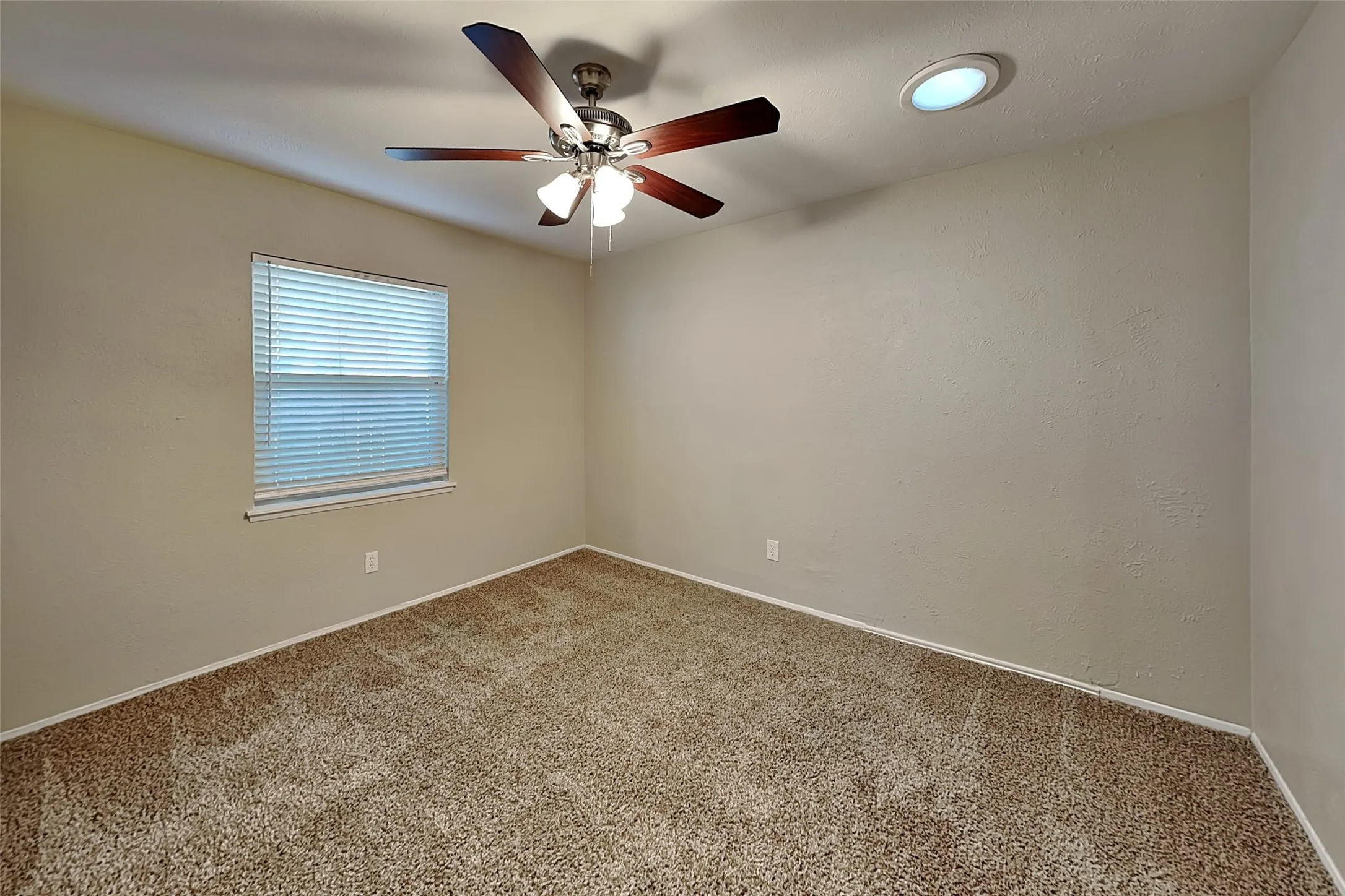 Single Family Residence For Rent in Tarrant County , 4144 Staghorn Circle S, Fort Worth, Texas 76137, 4 Bedroom, 3 Bathroom, 2 Garage spaces, 2,164 Sqft, built in 1980, mls#21398535, Real Estate Agent in Fort Worth, Homes For Rent in Tarrant county, Homes For Rent in Fort Worth, Realtor in Fort Worth Texas, Real Estate Brokerage Independent Realty Texas, Luminita Cordes Realtor