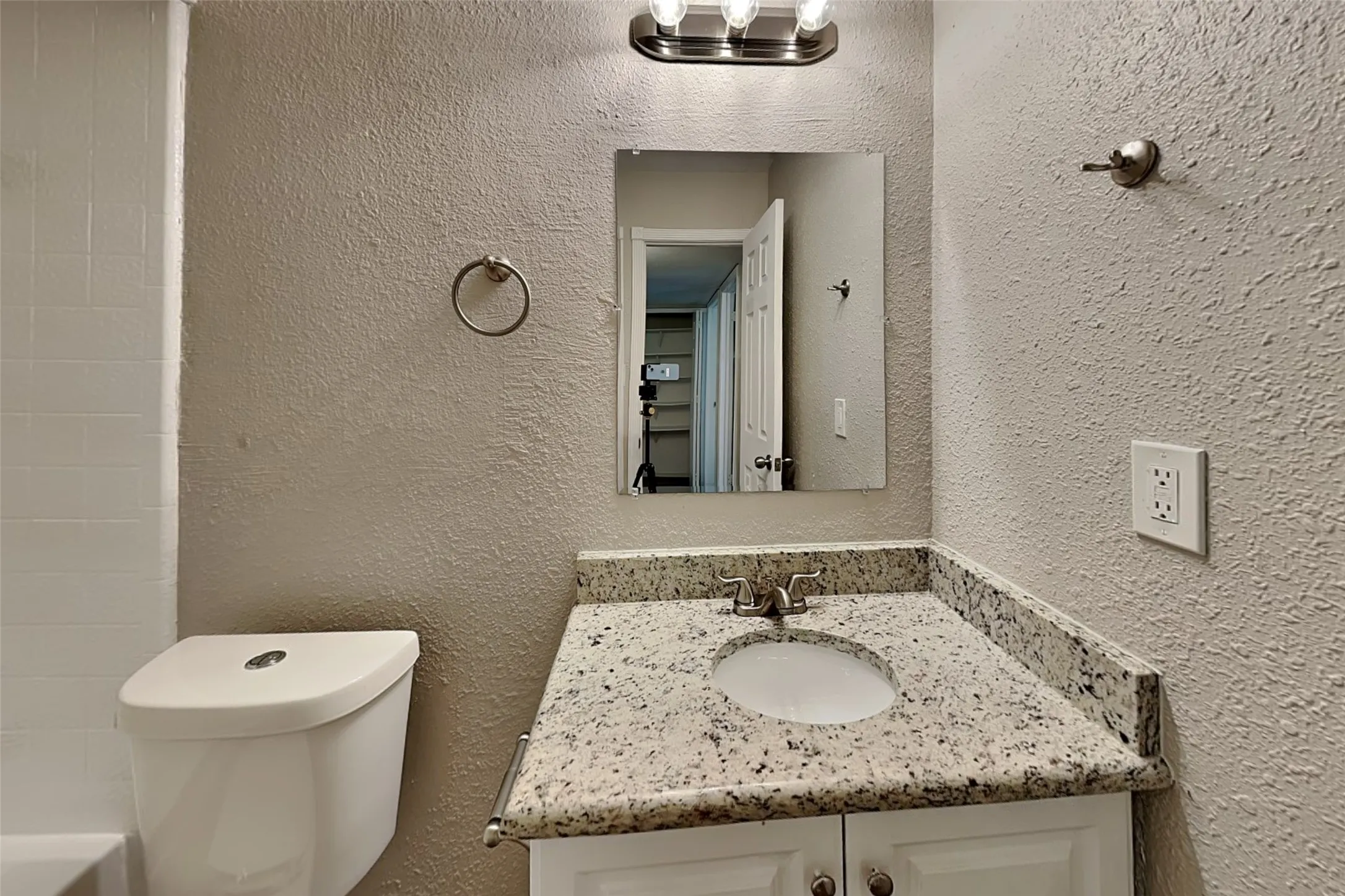 Single Family Residence For Rent in Tarrant County , 4144 Staghorn Circle S, Fort Worth, Texas 76137, 4 Bedroom, 3 Bathroom, 2 Garage spaces, 2,164 Sqft, built in 1980, mls#21398535, Real Estate Agent in Fort Worth, Homes For Rent in Tarrant county, Homes For Rent in Fort Worth, Realtor in Fort Worth Texas, Real Estate Brokerage Independent Realty Texas, Luminita Cordes Realtor