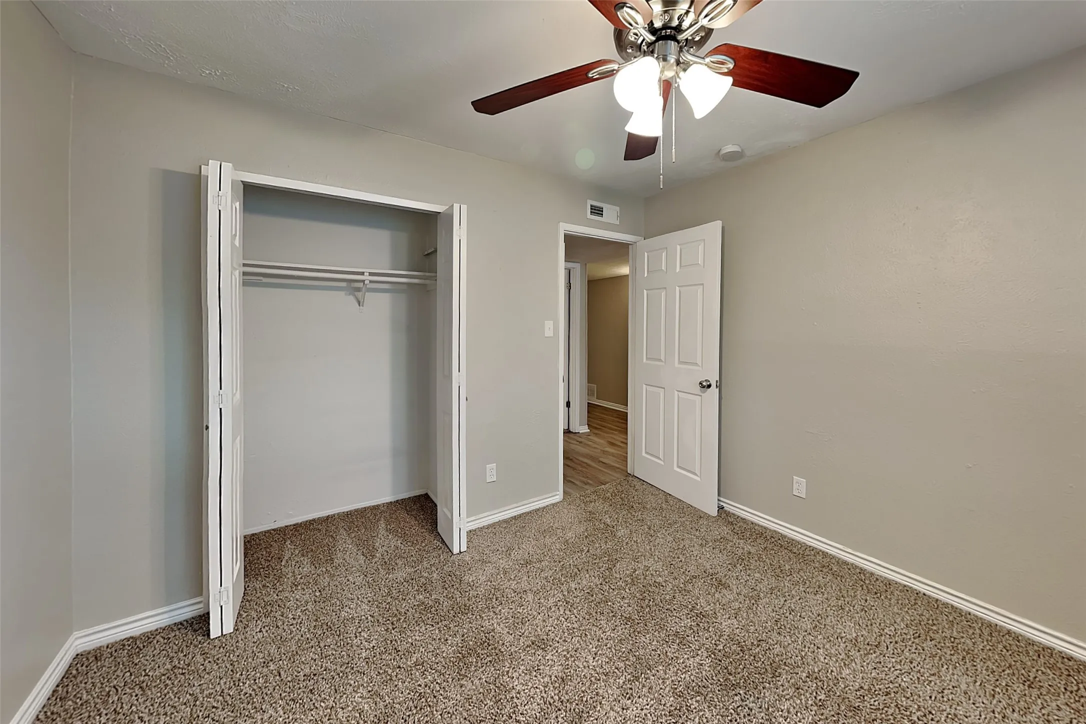 Single Family Residence For Rent in Tarrant County , 4144 Staghorn Circle S, Fort Worth, Texas 76137, 4 Bedroom, 3 Bathroom, 2 Garage spaces, 2,164 Sqft, built in 1980, mls#21398535, Real Estate Agent in Fort Worth, Homes For Rent in Tarrant county, Homes For Rent in Fort Worth, Realtor in Fort Worth Texas, Real Estate Brokerage Independent Realty Texas, Luminita Cordes Realtor