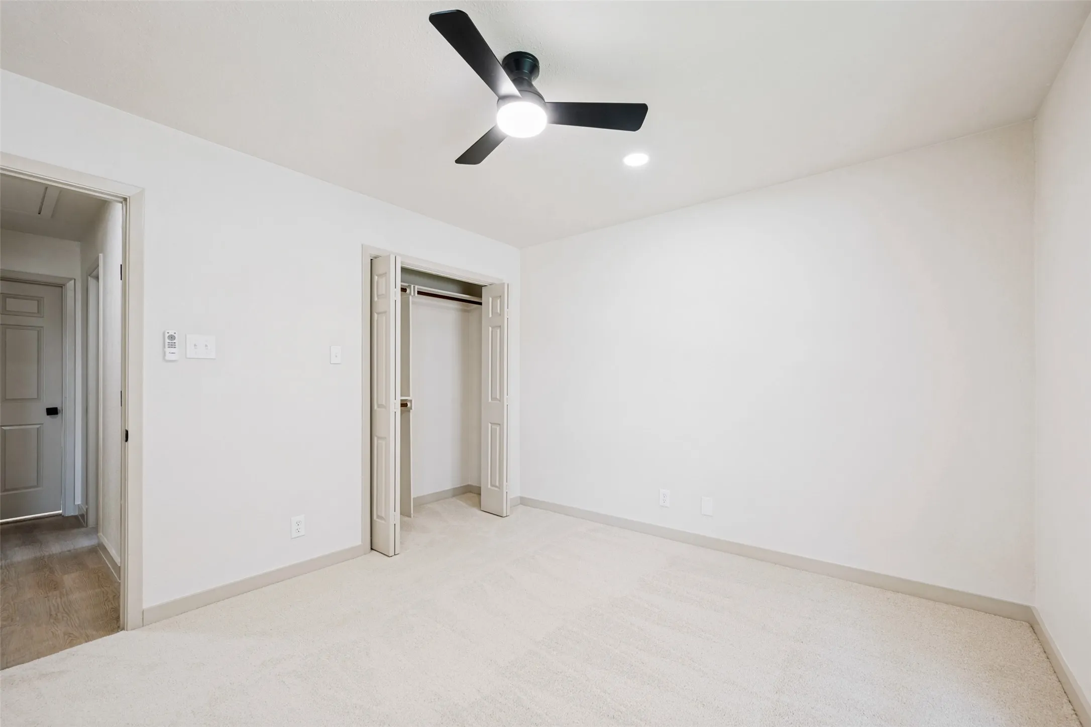Single Family Residence For Sale in Tarrant County , 328 Sexton Lane, Benbrook, Texas 76126, 4 Bedroom, 2 Bathroom, 2 Garage spaces, 2,192 Sqft, built in 1985, mls#21396540, Real Estate Agent in Benbrook, Homes For Sale in Tarrant county, Homes For Sale in Benbrook, Realtor in Benbrook Texas, Real Estate Brokerage Independent Realty Texas, Luminita Cordes Realtor