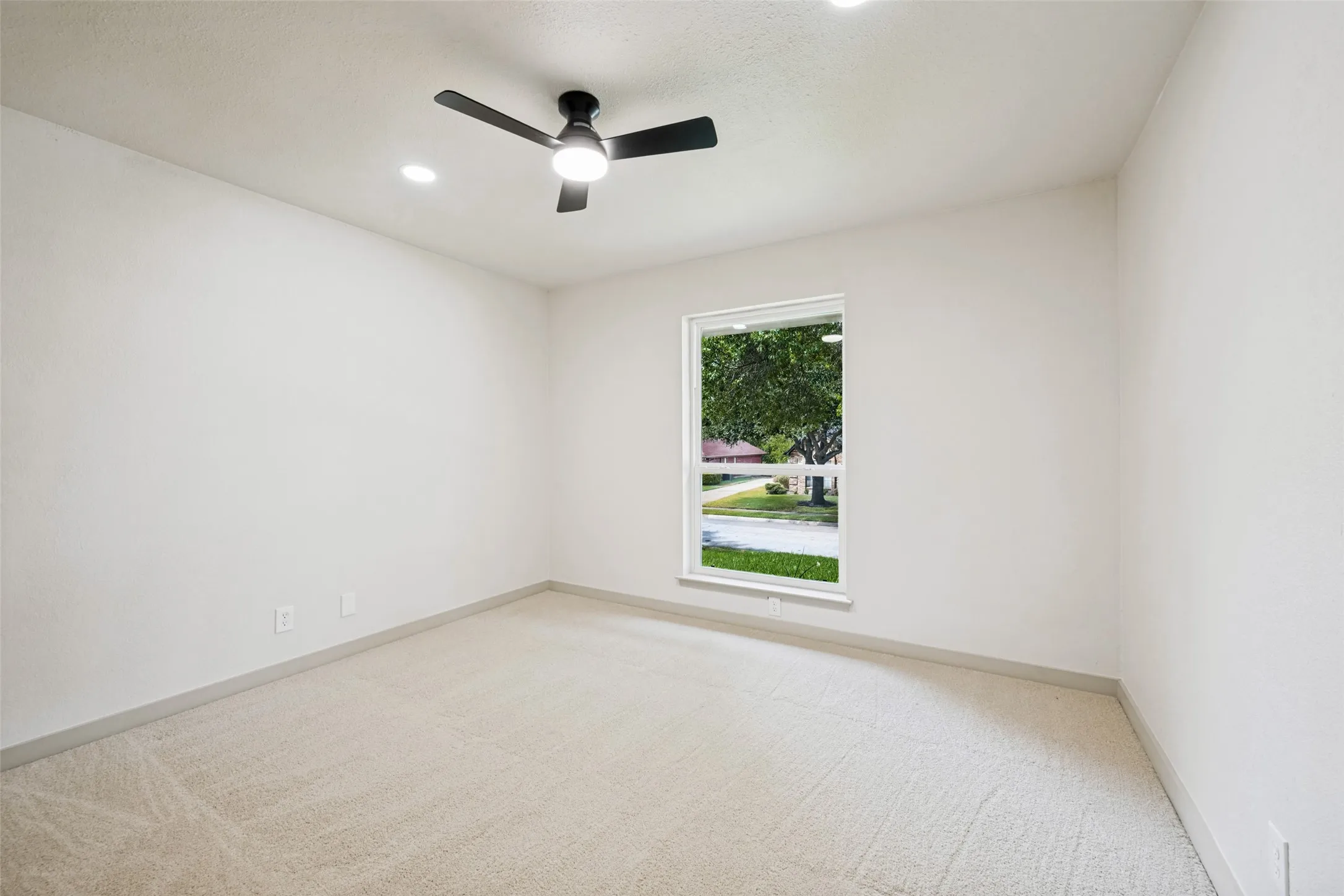 Single Family Residence For Sale in Tarrant County , 328 Sexton Lane, Benbrook, Texas 76126, 4 Bedroom, 2 Bathroom, 2 Garage spaces, 2,192 Sqft, built in 1985, mls#21396540, Real Estate Agent in Benbrook, Homes For Sale in Tarrant county, Homes For Sale in Benbrook, Realtor in Benbrook Texas, Real Estate Brokerage Independent Realty Texas, Luminita Cordes Realtor