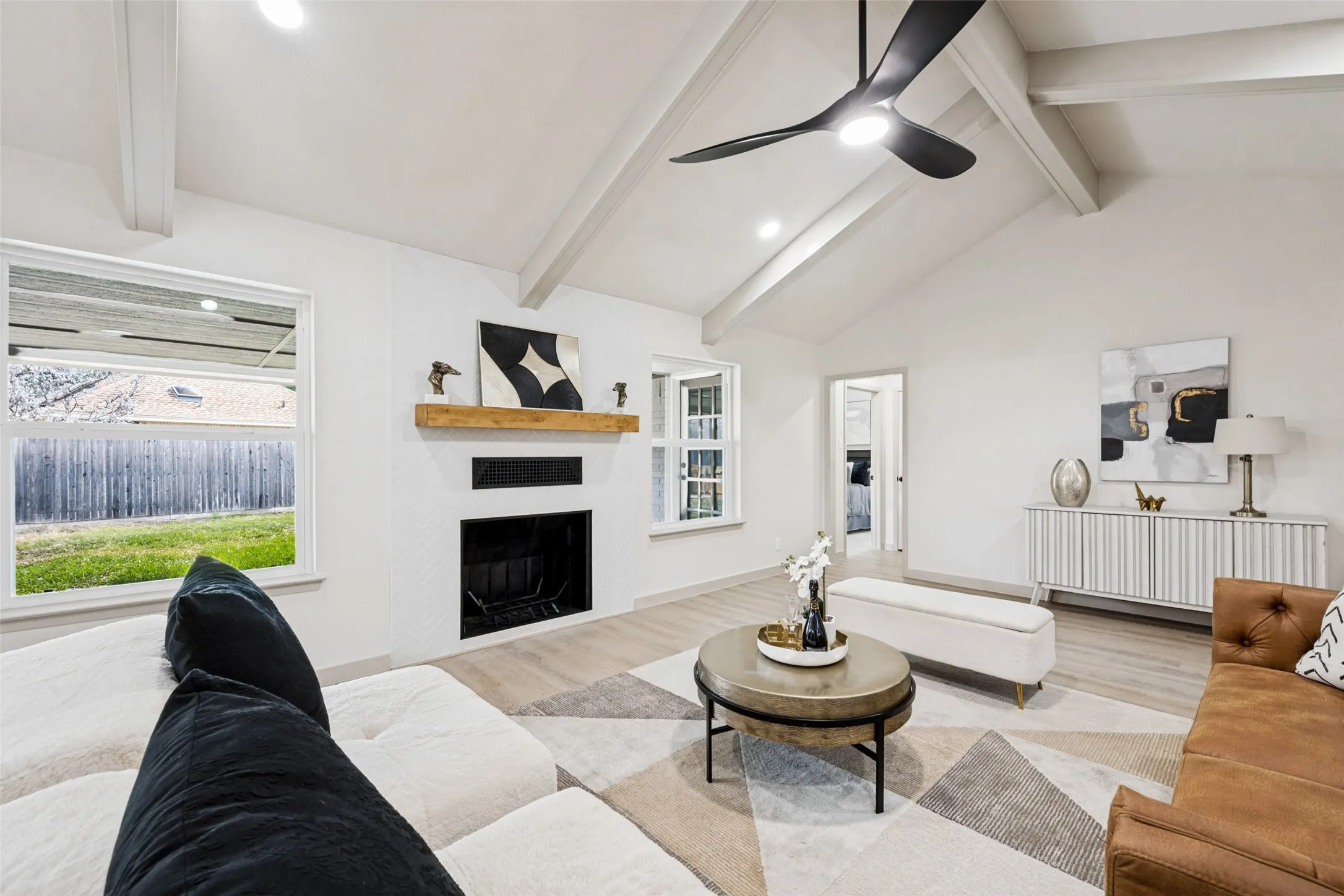 Single Family Residence For Sale in Tarrant County , 328 Sexton Lane, Benbrook, Texas 76126, 4 Bedroom, 2 Bathroom, 2 Garage spaces, 2,192 Sqft, built in 1985, mls#21396540, Real Estate Agent in Benbrook, Homes For Sale in Tarrant county, Homes For Sale in Benbrook, Realtor in Benbrook Texas, Real Estate Brokerage Independent Realty Texas, Luminita Cordes Realtor