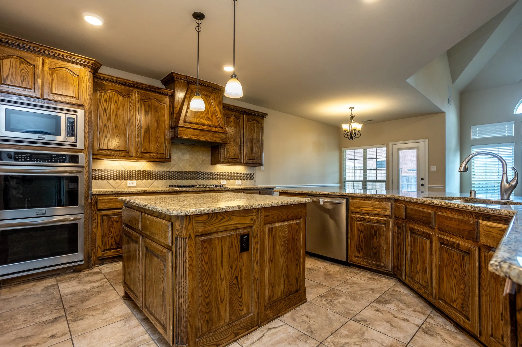Single Family Residence For Sale in Tarrant County , 4803 Comstock Way, Mansfield, Texas 76063, 5 Bedroom, 4 Bathroom, 3 Garage spaces, 4,257 Sqft, built in 2018, mls#21397086, Real Estate Agent in Mansfield, Homes For Sale in Tarrant county, Homes For Sale in Mansfield, Realtor in Mansfield Texas, Real Estate Brokerage Independent Realty Texas, Luminita Cordes Realtor