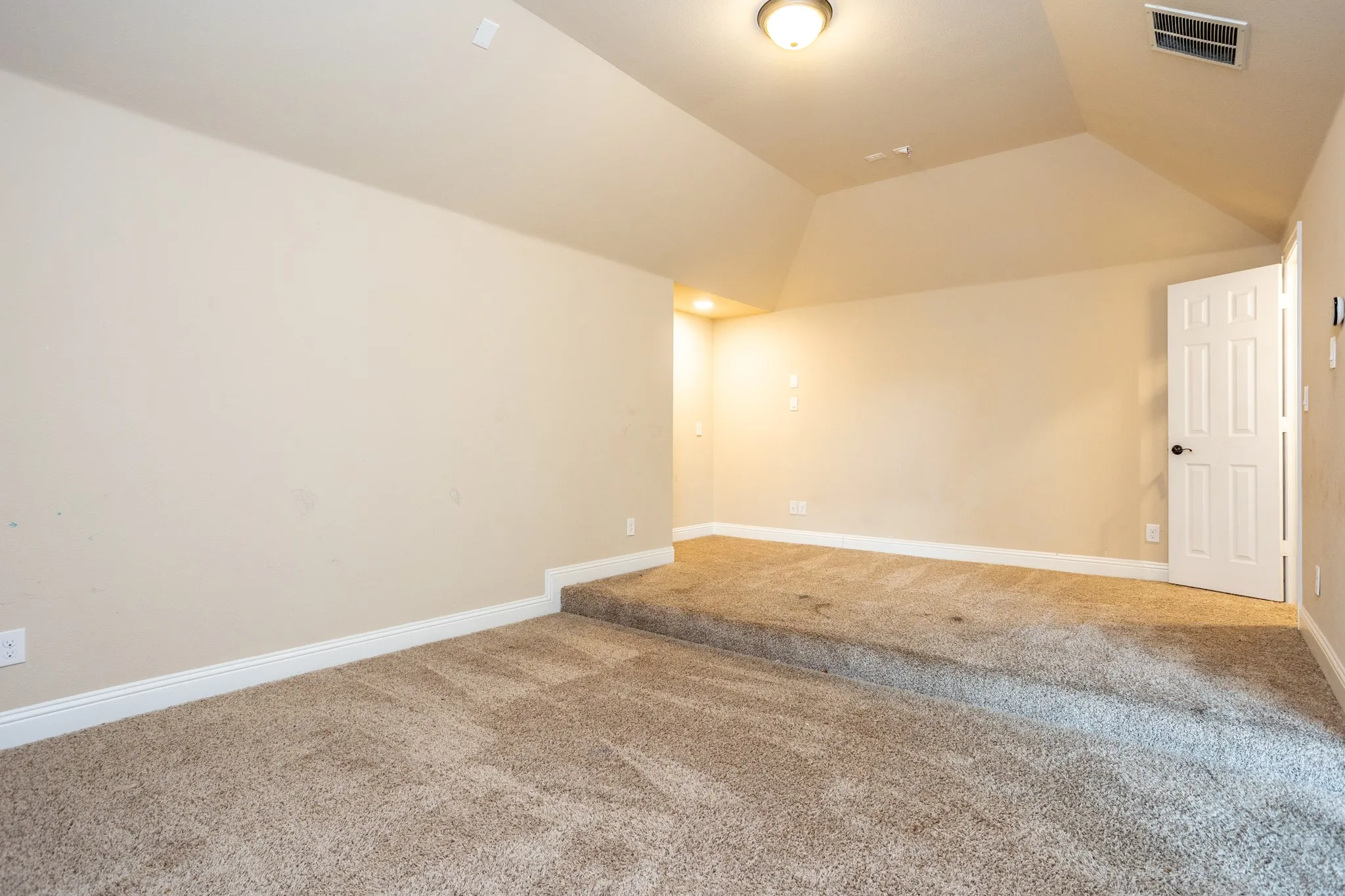 Single Family Residence For Sale in Tarrant County , 4803 Comstock Way, Mansfield, Texas 76063, 5 Bedroom, 4 Bathroom, 3 Garage spaces, 4,257 Sqft, built in 2018, mls#21397086, Real Estate Agent in Mansfield, Homes For Sale in Tarrant county, Homes For Sale in Mansfield, Realtor in Mansfield Texas, Real Estate Brokerage Independent Realty Texas, Luminita Cordes Realtor