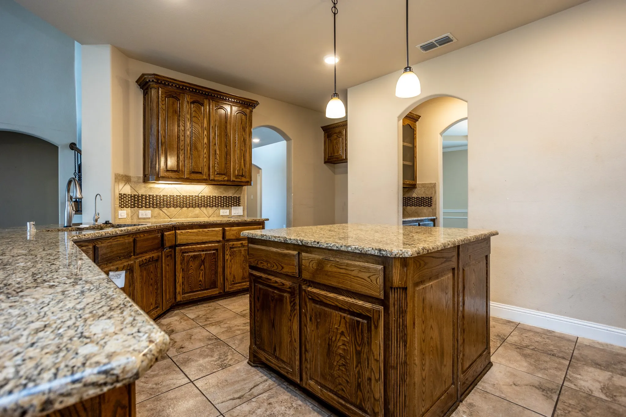 Single Family Residence For Sale in Tarrant County , 4803 Comstock Way, Mansfield, Texas 76063, 5 Bedroom, 4 Bathroom, 3 Garage spaces, 4,257 Sqft, built in 2018, mls#21397086, Real Estate Agent in Mansfield, Homes For Sale in Tarrant county, Homes For Sale in Mansfield, Realtor in Mansfield Texas, Real Estate Brokerage Independent Realty Texas, Luminita Cordes Realtor