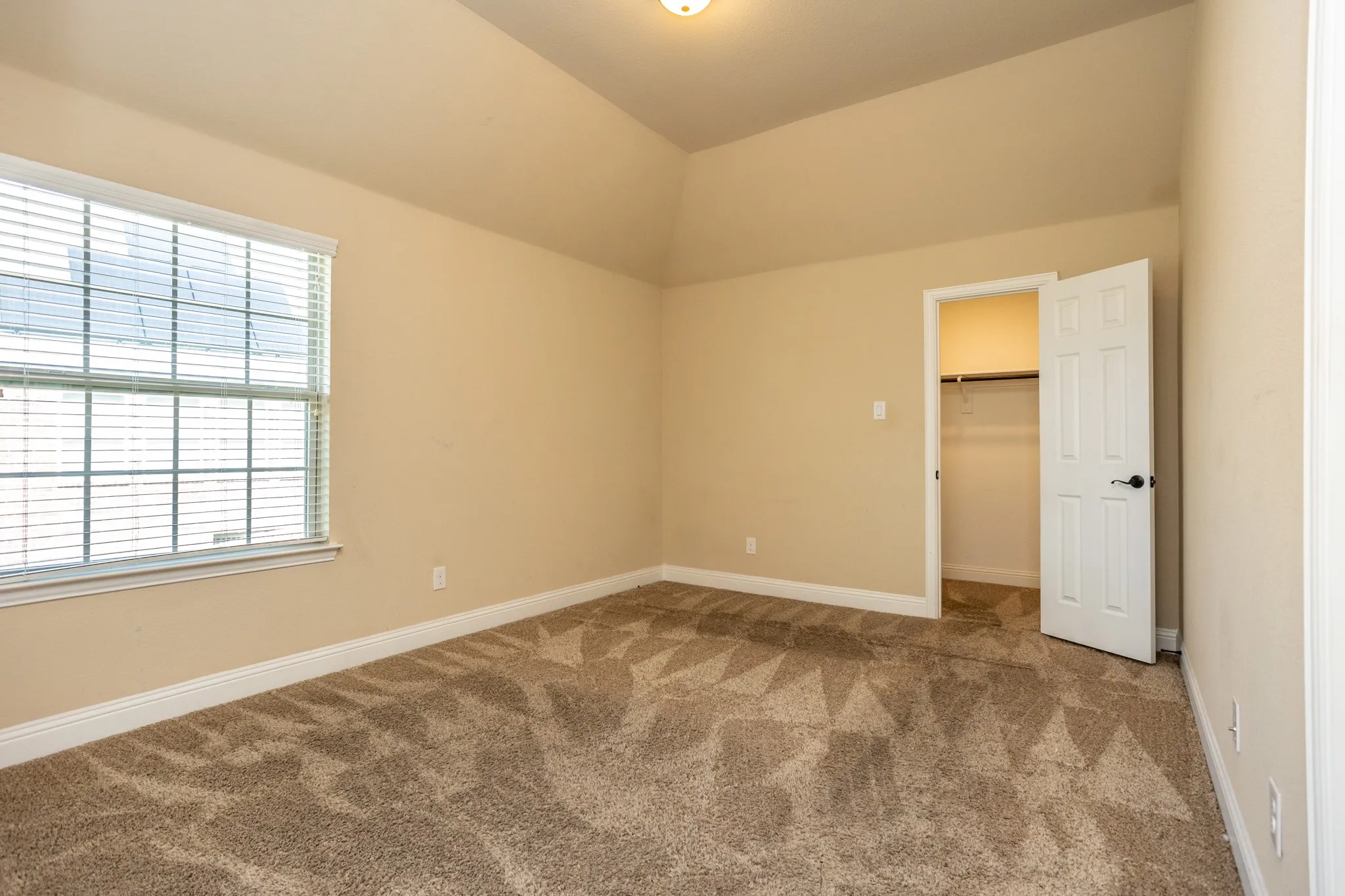 Single Family Residence For Sale in Tarrant County , 4803 Comstock Way, Mansfield, Texas 76063, 5 Bedroom, 4 Bathroom, 3 Garage spaces, 4,257 Sqft, built in 2018, mls#21397086, Real Estate Agent in Mansfield, Homes For Sale in Tarrant county, Homes For Sale in Mansfield, Realtor in Mansfield Texas, Real Estate Brokerage Independent Realty Texas, Luminita Cordes Realtor