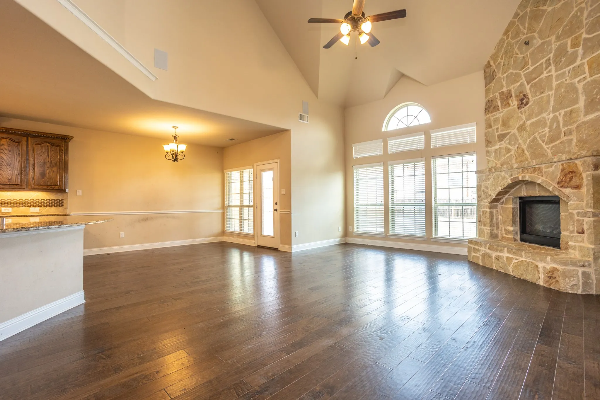 Single Family Residence For Sale in Tarrant County , 4803 Comstock Way, Mansfield, Texas 76063, 5 Bedroom, 4 Bathroom, 3 Garage spaces, 4,257 Sqft, built in 2018, mls#21397086, Real Estate Agent in Mansfield, Homes For Sale in Tarrant county, Homes For Sale in Mansfield, Realtor in Mansfield Texas, Real Estate Brokerage Independent Realty Texas, Luminita Cordes Realtor