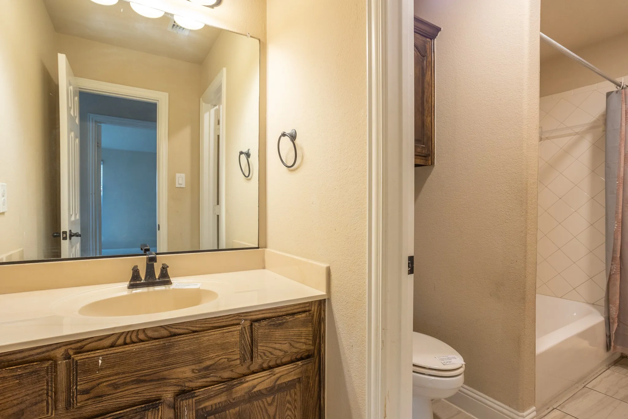 Single Family Residence For Sale in Tarrant County , 4803 Comstock Way, Mansfield, Texas 76063, 5 Bedroom, 4 Bathroom, 3 Garage spaces, 4,257 Sqft, built in 2018, mls#21397086, Real Estate Agent in Mansfield, Homes For Sale in Tarrant county, Homes For Sale in Mansfield, Realtor in Mansfield Texas, Real Estate Brokerage Independent Realty Texas, Luminita Cordes Realtor