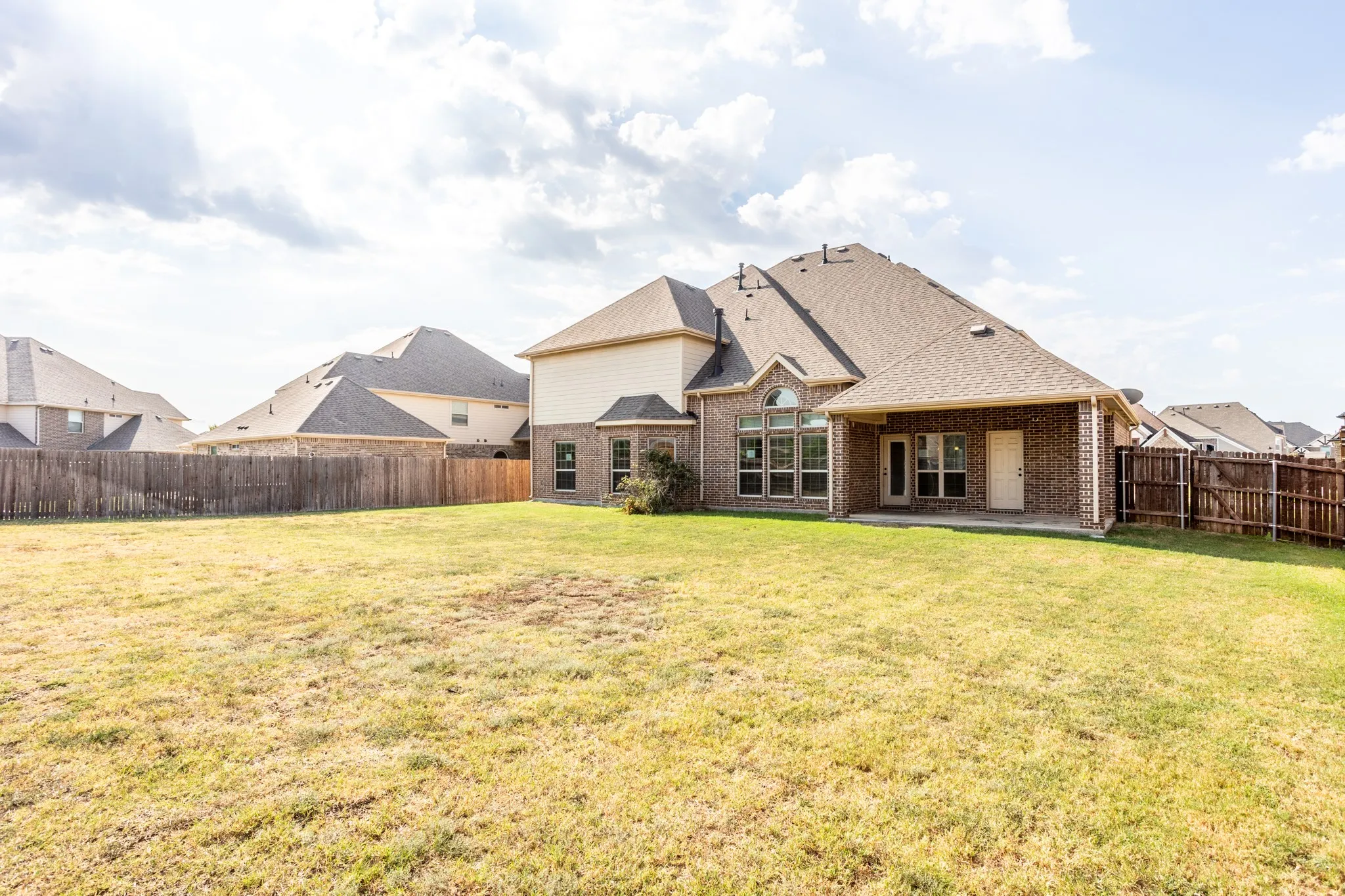 Single Family Residence For Sale in Tarrant County , 4803 Comstock Way, Mansfield, Texas 76063, 5 Bedroom, 4 Bathroom, 3 Garage spaces, 4,257 Sqft, built in 2018, mls#21397086, Real Estate Agent in Mansfield, Homes For Sale in Tarrant county, Homes For Sale in Mansfield, Realtor in Mansfield Texas, Real Estate Brokerage Independent Realty Texas, Luminita Cordes Realtor
