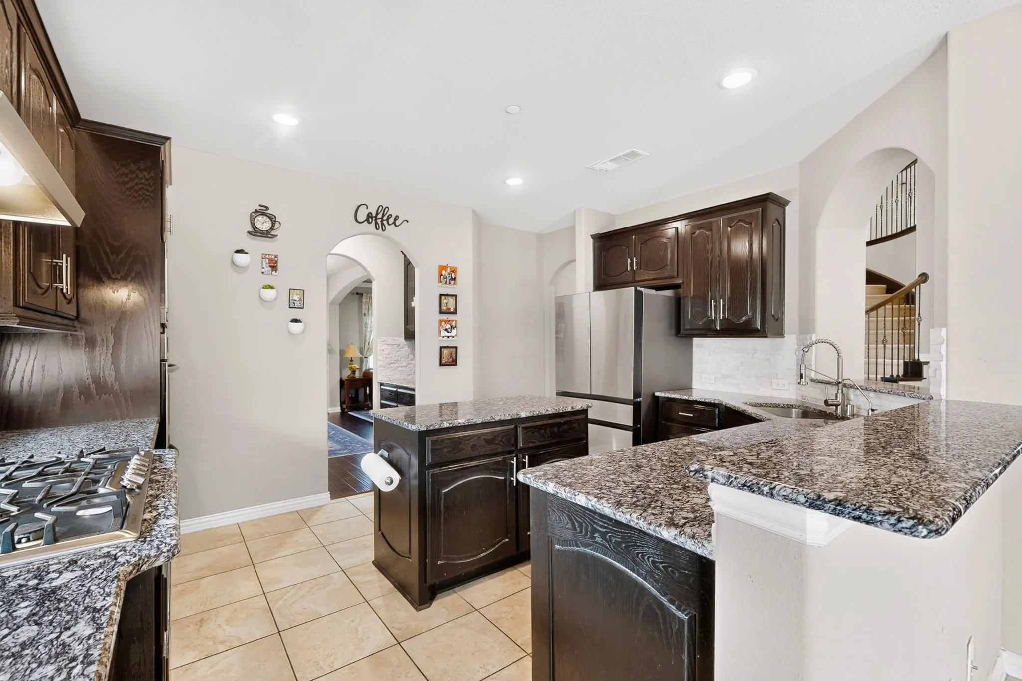 Single Family Residence For Sale in Denton County , 7800 Alders Gate Lane, Denton, Texas 76208, 6 Bedroom, 4 Bathroom, 2 Garage spaces, 4,411 Sqft, built in 2018, mls#21393153, Real Estate Agent in Denton, Homes For Sale in Denton county, Homes For Sale in Denton, Realtor in Denton Texas, Real Estate Brokerage Independent Realty Texas, Luminita Cordes Realtor
