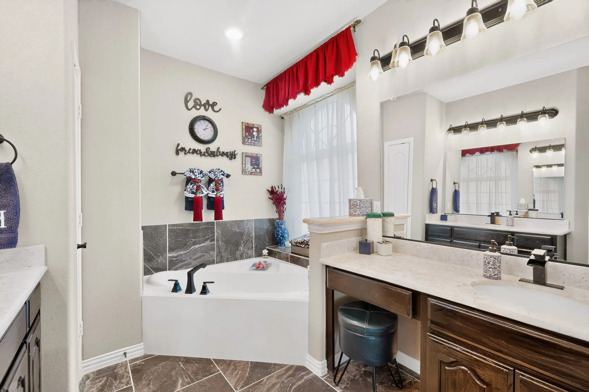 Single Family Residence For Sale in Denton County , 7800 Alders Gate Lane, Denton, Texas 76208, 6 Bedroom, 4 Bathroom, 2 Garage spaces, 4,411 Sqft, built in 2018, mls#21393153, Real Estate Agent in Denton, Homes For Sale in Denton county, Homes For Sale in Denton, Realtor in Denton Texas, Real Estate Brokerage Independent Realty Texas, Luminita Cordes Realtor