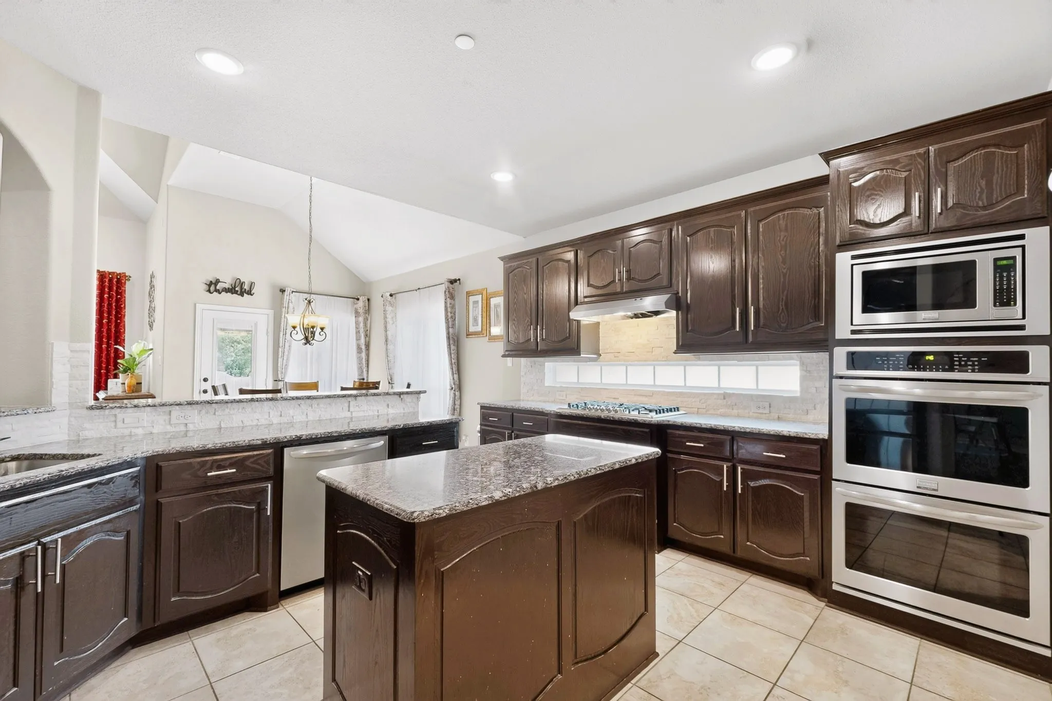 Single Family Residence For Sale in Denton County , 7800 Alders Gate Lane, Denton, Texas 76208, 6 Bedroom, 4 Bathroom, 2 Garage spaces, 4,411 Sqft, built in 2018, mls#21393153, Real Estate Agent in Denton, Homes For Sale in Denton county, Homes For Sale in Denton, Realtor in Denton Texas, Real Estate Brokerage Independent Realty Texas, Luminita Cordes Realtor