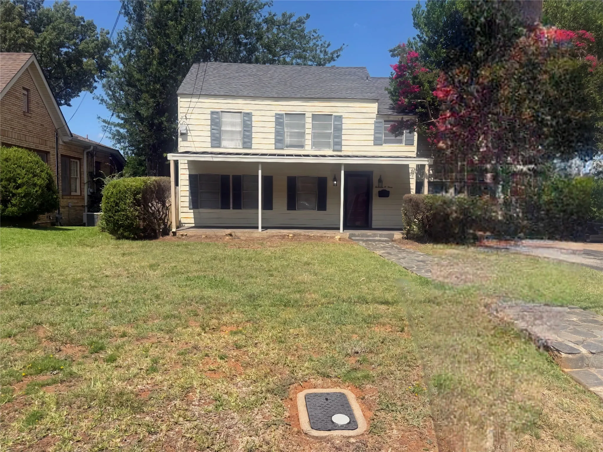 Single Family Residence For Rent in Smith County , 1403 S Donnybrook Avenue, Tyler, Texas 75701, 3 Bedroom, 3 Bathroom, Garage spaces, 1,834 Sqft, built in 1936, mls#21396883, Real Estate Agent in Tyler, Homes For Rent in Smith county, Homes For Rent in Tyler, Realtor in Tyler Texas, Real Estate Brokerage Independent Realty Texas, Luminita Cordes Realtor