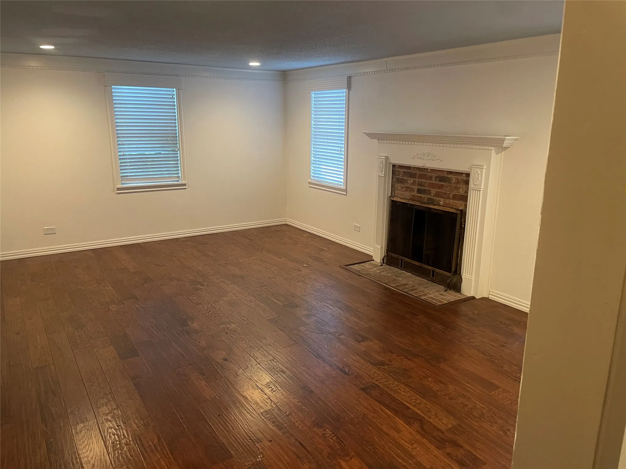 Single Family Residence For Rent in Smith County , 1403 S Donnybrook Avenue, Tyler, Texas 75701, 3 Bedroom, 3 Bathroom, Garage spaces, 1,834 Sqft, built in 1936, mls#21396883, Real Estate Agent in Tyler, Homes For Rent in Smith county, Homes For Rent in Tyler, Realtor in Tyler Texas, Real Estate Brokerage Independent Realty Texas, Luminita Cordes Realtor