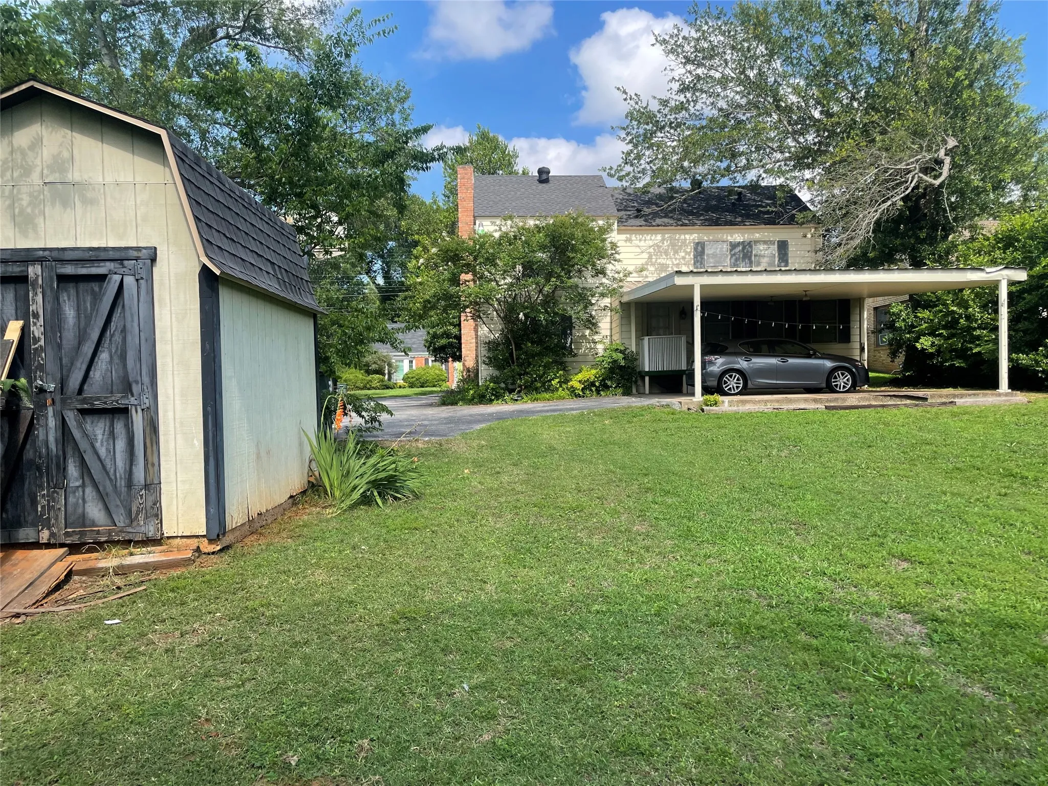 Single Family Residence For Rent in Smith County , 1403 S Donnybrook Avenue, Tyler, Texas 75701, 3 Bedroom, 3 Bathroom, Garage spaces, 1,834 Sqft, built in 1936, mls#21396883, Real Estate Agent in Tyler, Homes For Rent in Smith county, Homes For Rent in Tyler, Realtor in Tyler Texas, Real Estate Brokerage Independent Realty Texas, Luminita Cordes Realtor