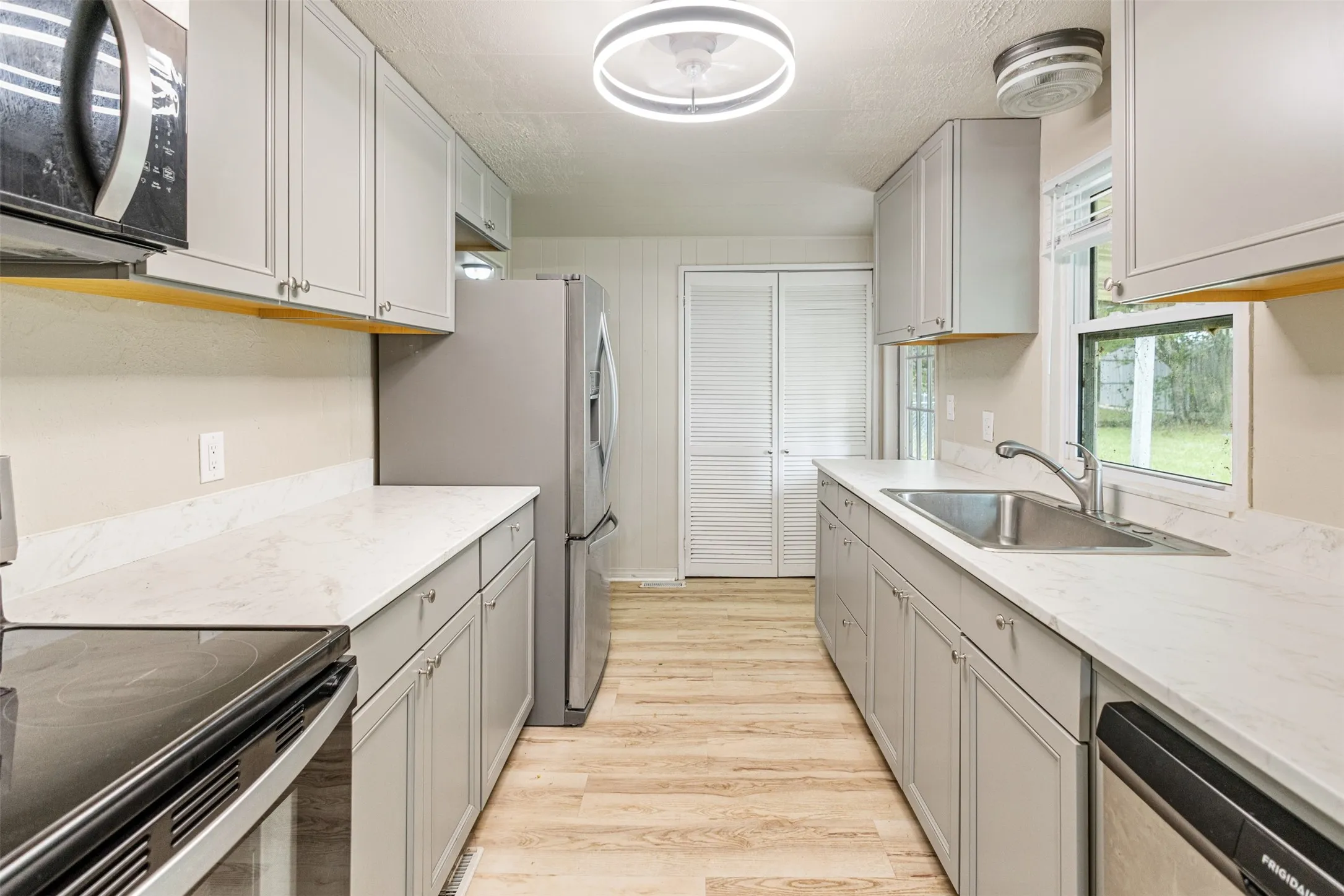 Manufactured Home For Rent in Henderson County , 110 W Shadowwood Street, Gun Barrel City, Texas 75156, 3 Bedroom, 2 Bathroom, Garage spaces, 1,128 Sqft, built in 1980, mls#21396023, Real Estate Agent in Gun Barrel City, Homes For Rent in Henderson county, Homes For Rent in Gun Barrel City, Realtor in Gun Barrel City Texas, Real Estate Brokerage Independent Realty Texas, Luminita Cordes Realtor
