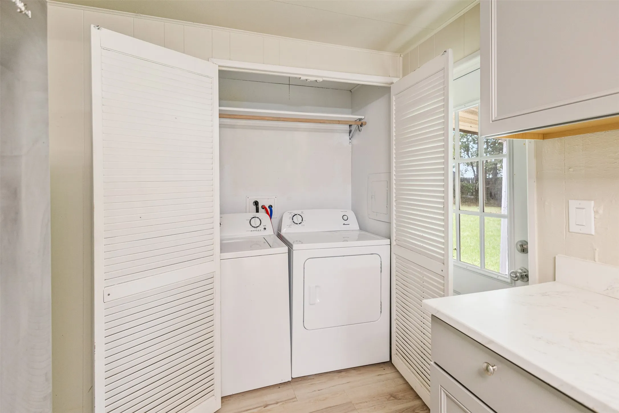 Manufactured Home For Rent in Henderson County , 110 W Shadowwood Street, Gun Barrel City, Texas 75156, 3 Bedroom, 2 Bathroom, Garage spaces, 1,128 Sqft, built in 1980, mls#21396023, Real Estate Agent in Gun Barrel City, Homes For Rent in Henderson county, Homes For Rent in Gun Barrel City, Realtor in Gun Barrel City Texas, Real Estate Brokerage Independent Realty Texas, Luminita Cordes Realtor