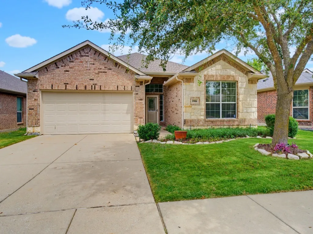 Single Family Residence For Rent