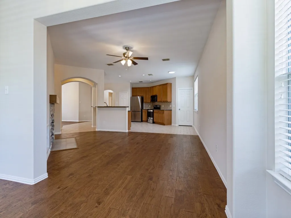 Single Family Residence For Rent in Collin County , 1906 Pecan Grove Drive, Anna, Texas 75409, 3 Bedroom, 2 Bathroom, 2 Garage spaces, 1,945 Sqft, built in 2006, mls#21397667, Real Estate Agent in Anna, Homes For Rent in Collin county, Homes For Rent in Anna, Realtor in Anna Texas, Real Estate Brokerage Independent Realty Texas, Luminita Cordes Realtor