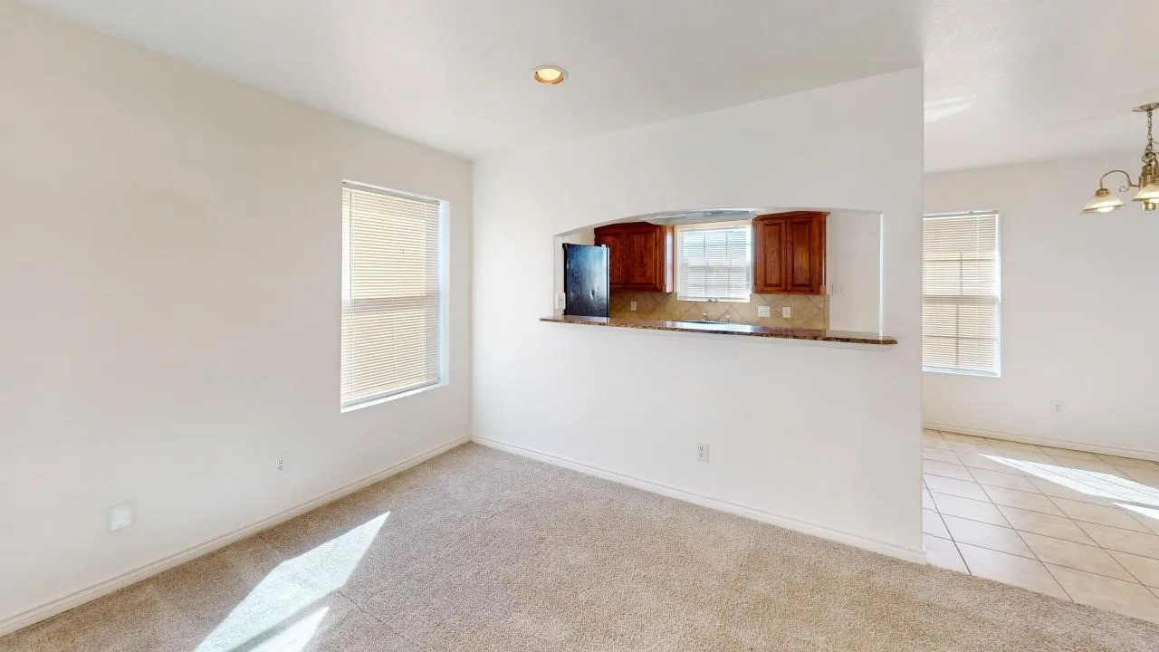 Single Family Residence For Rent in Tarrant County , 8133 Elvis Court, Fort Worth, Texas 76134, 3 Bedroom, 2 Bathroom, 2 Garage spaces, 1,542 Sqft, built in 2007, mls#21398566, Real Estate Agent in Fort Worth, Homes For Rent in Tarrant county, Homes For Rent in Fort Worth, Realtor in Fort Worth Texas, Real Estate Brokerage Independent Realty Texas, Luminita Cordes Realtor