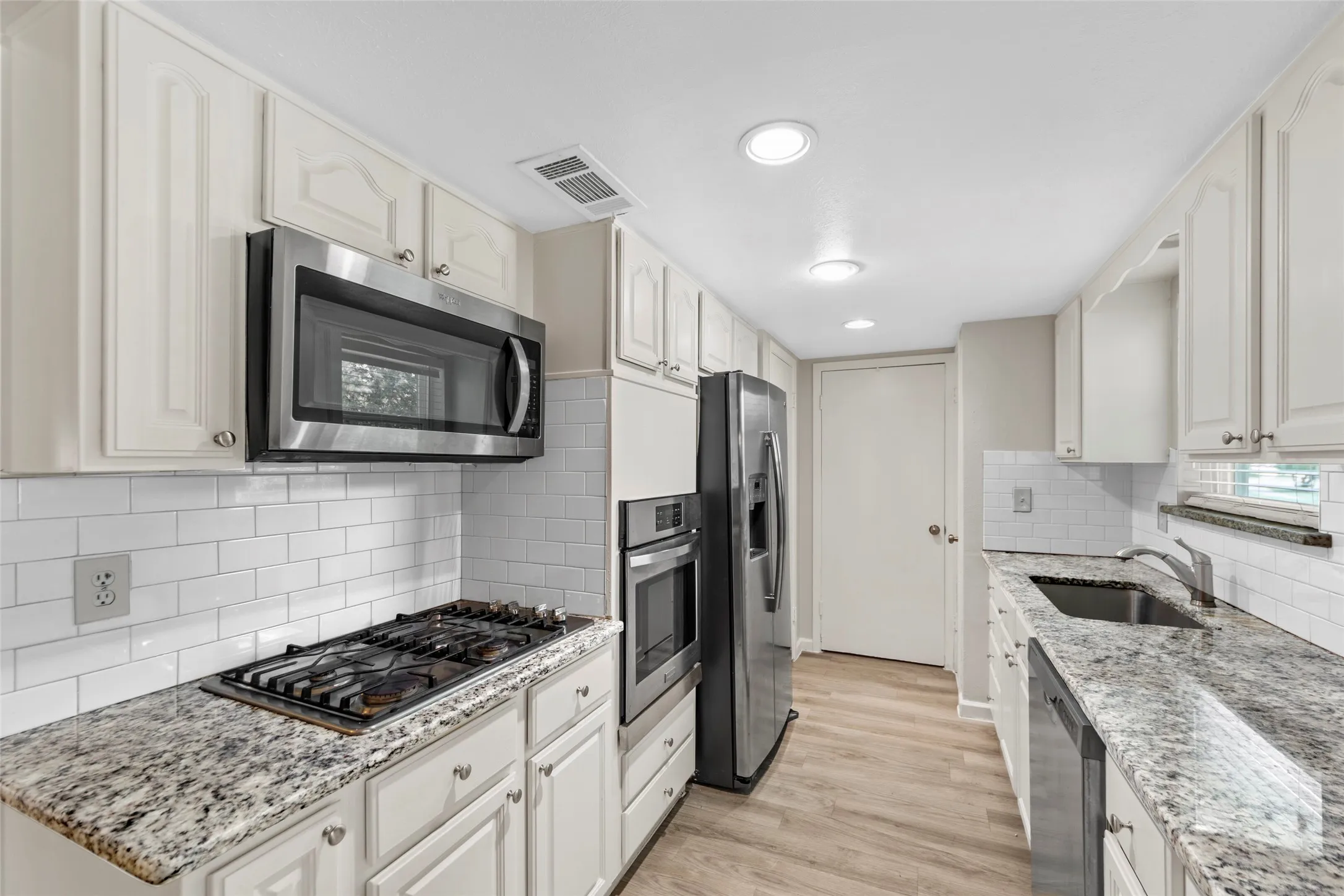 Single Family Residence For Sale in Dallas County , 2323 Luau Street, Mesquite, Texas 75150, 3 Bedroom, 2 Bathroom, 2 Garage spaces, 1,729 Sqft, built in 1965, mls#21398538, Real Estate Agent in Mesquite, Homes For Sale in Dallas county, Homes For Sale in Mesquite, Realtor in Mesquite Texas, Real Estate Brokerage Independent Realty Texas, Luminita Cordes Realtor