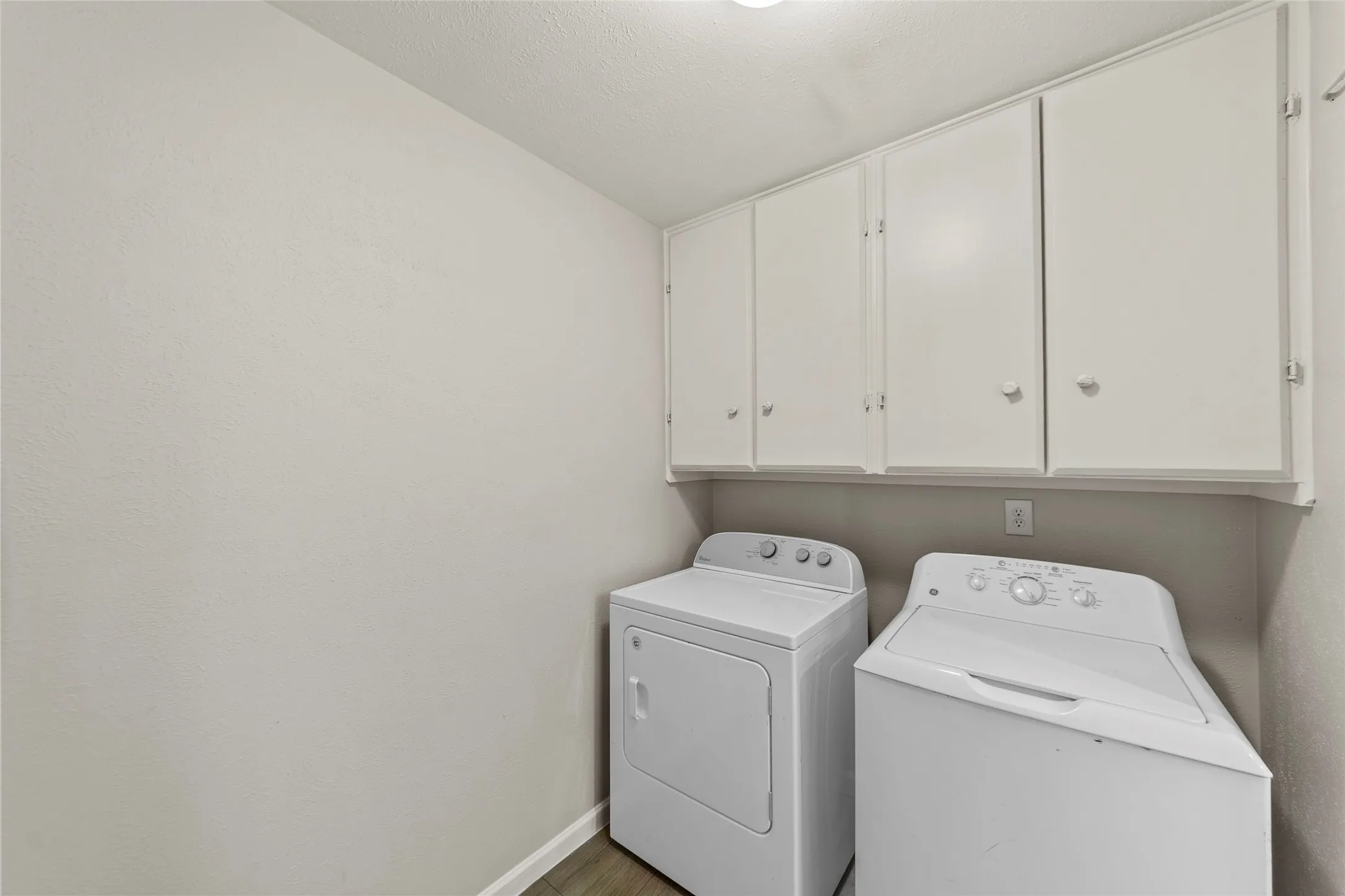 Single Family Residence For Sale in Dallas County , 2323 Luau Street, Mesquite, Texas 75150, 3 Bedroom, 2 Bathroom, 2 Garage spaces, 1,729 Sqft, built in 1965, mls#21398538, Real Estate Agent in Mesquite, Homes For Sale in Dallas county, Homes For Sale in Mesquite, Realtor in Mesquite Texas, Real Estate Brokerage Independent Realty Texas, Luminita Cordes Realtor