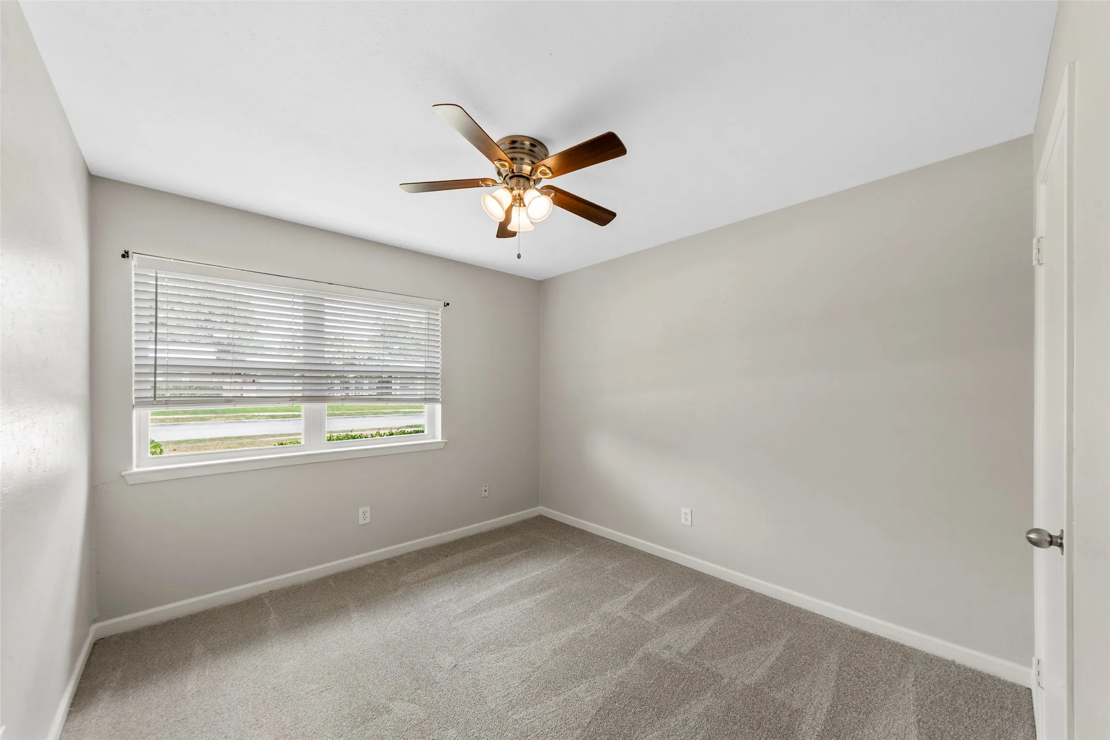Single Family Residence For Sale in Dallas County , 2323 Luau Street, Mesquite, Texas 75150, 3 Bedroom, 2 Bathroom, 2 Garage spaces, 1,729 Sqft, built in 1965, mls#21398538, Real Estate Agent in Mesquite, Homes For Sale in Dallas county, Homes For Sale in Mesquite, Realtor in Mesquite Texas, Real Estate Brokerage Independent Realty Texas, Luminita Cordes Realtor