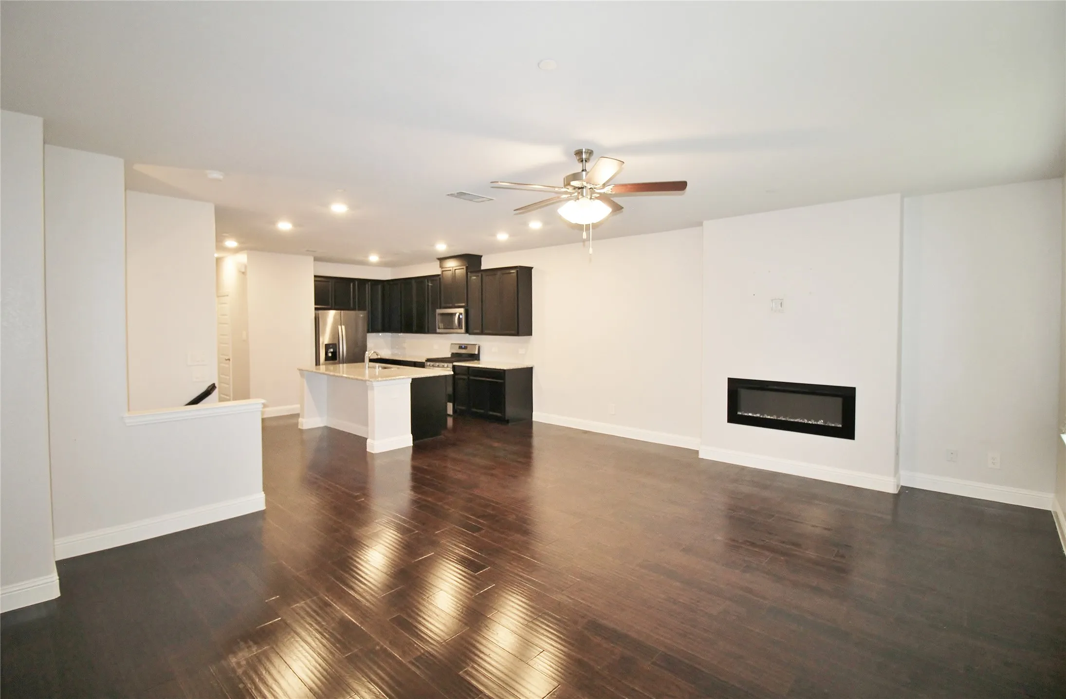 Townhouse For Rent in Dallas County , 7836 Manilla Drive, Rowlett, Texas 75088, 3 Bedroom, 4 Bathroom, 2 Garage spaces, 2,270 Sqft, built in 2022, mls#21398569, Real Estate Agent in Rowlett, Homes For Rent in Dallas county, Homes For Rent in Rowlett, Realtor in Rowlett Texas, Real Estate Brokerage Independent Realty Texas, Luminita Cordes Realtor