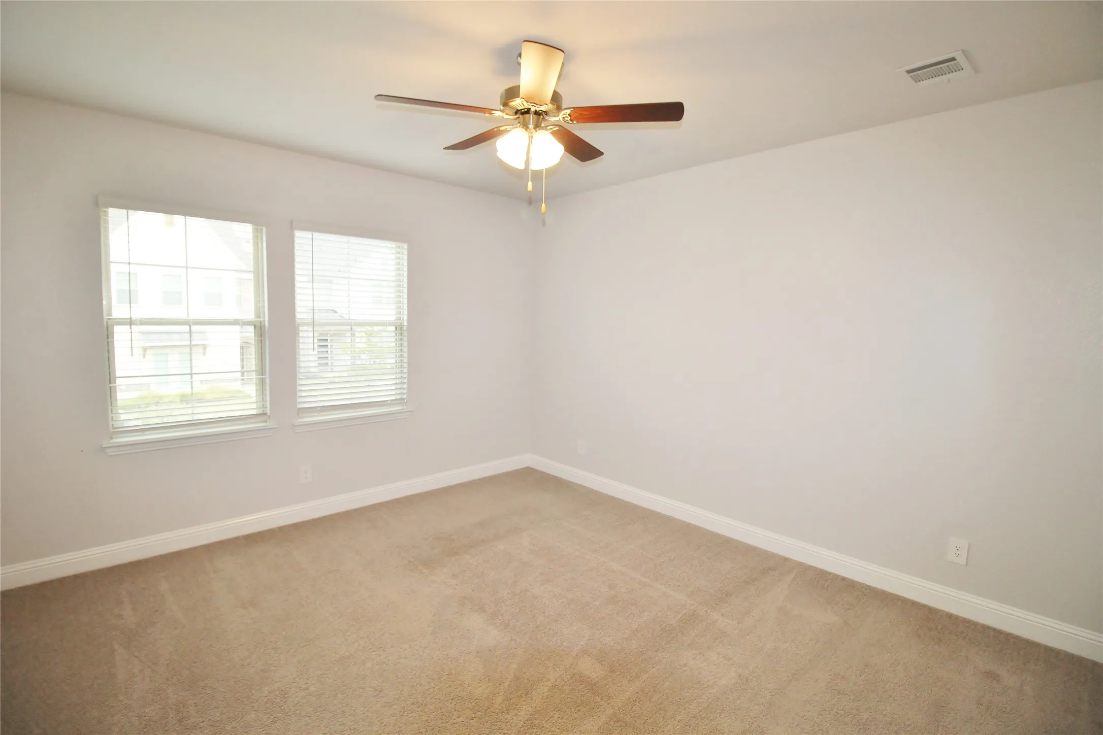 Townhouse For Rent in Dallas County , 7836 Manilla Drive, Rowlett, Texas 75088, 3 Bedroom, 4 Bathroom, 2 Garage spaces, 2,270 Sqft, built in 2022, mls#21398569, Real Estate Agent in Rowlett, Homes For Rent in Dallas county, Homes For Rent in Rowlett, Realtor in Rowlett Texas, Real Estate Brokerage Independent Realty Texas, Luminita Cordes Realtor