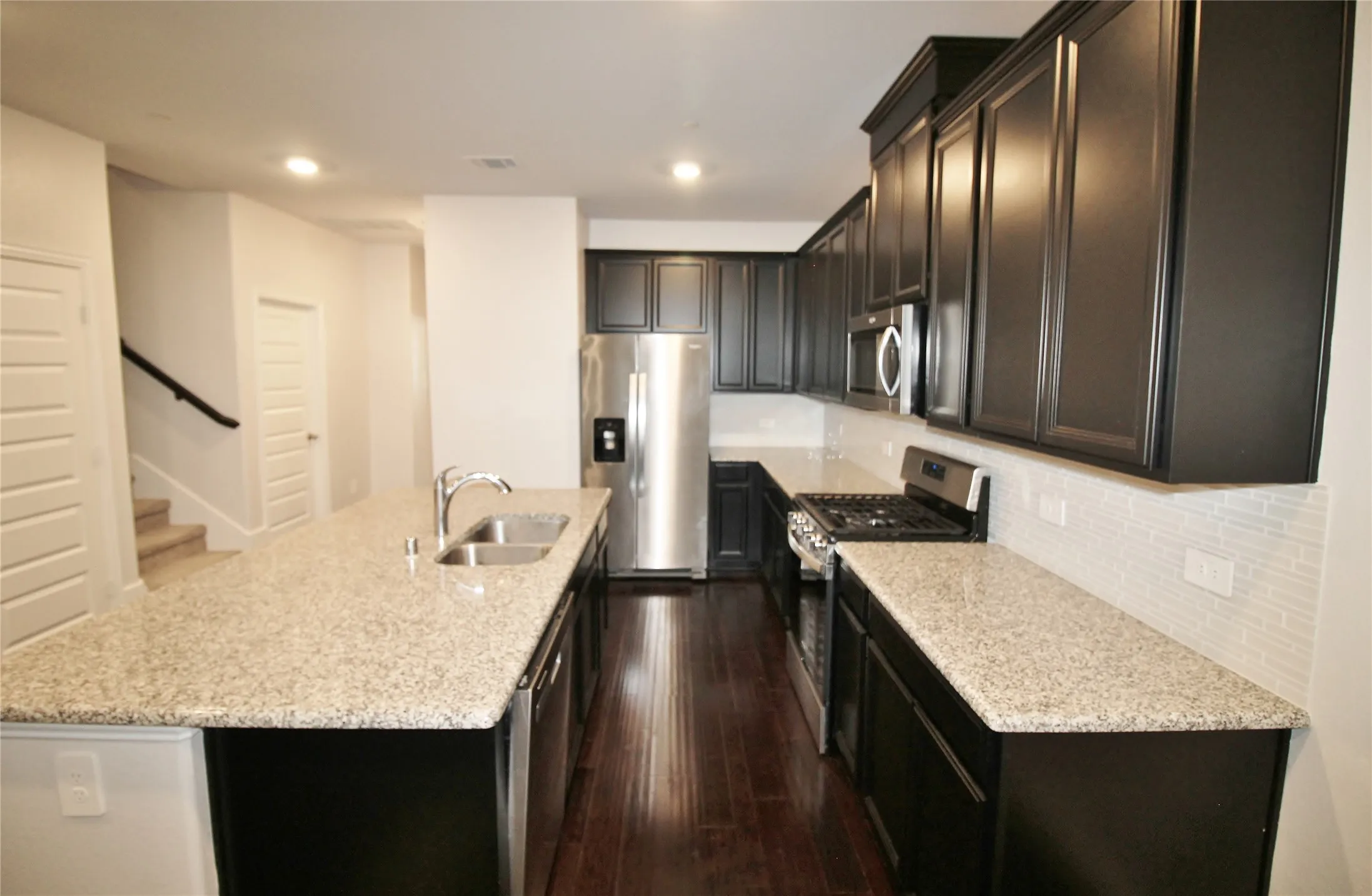 Townhouse For Rent in Dallas County , 7836 Manilla Drive, Rowlett, Texas 75088, 3 Bedroom, 4 Bathroom, 2 Garage spaces, 2,270 Sqft, built in 2022, mls#21398569, Real Estate Agent in Rowlett, Homes For Rent in Dallas county, Homes For Rent in Rowlett, Realtor in Rowlett Texas, Real Estate Brokerage Independent Realty Texas, Luminita Cordes Realtor