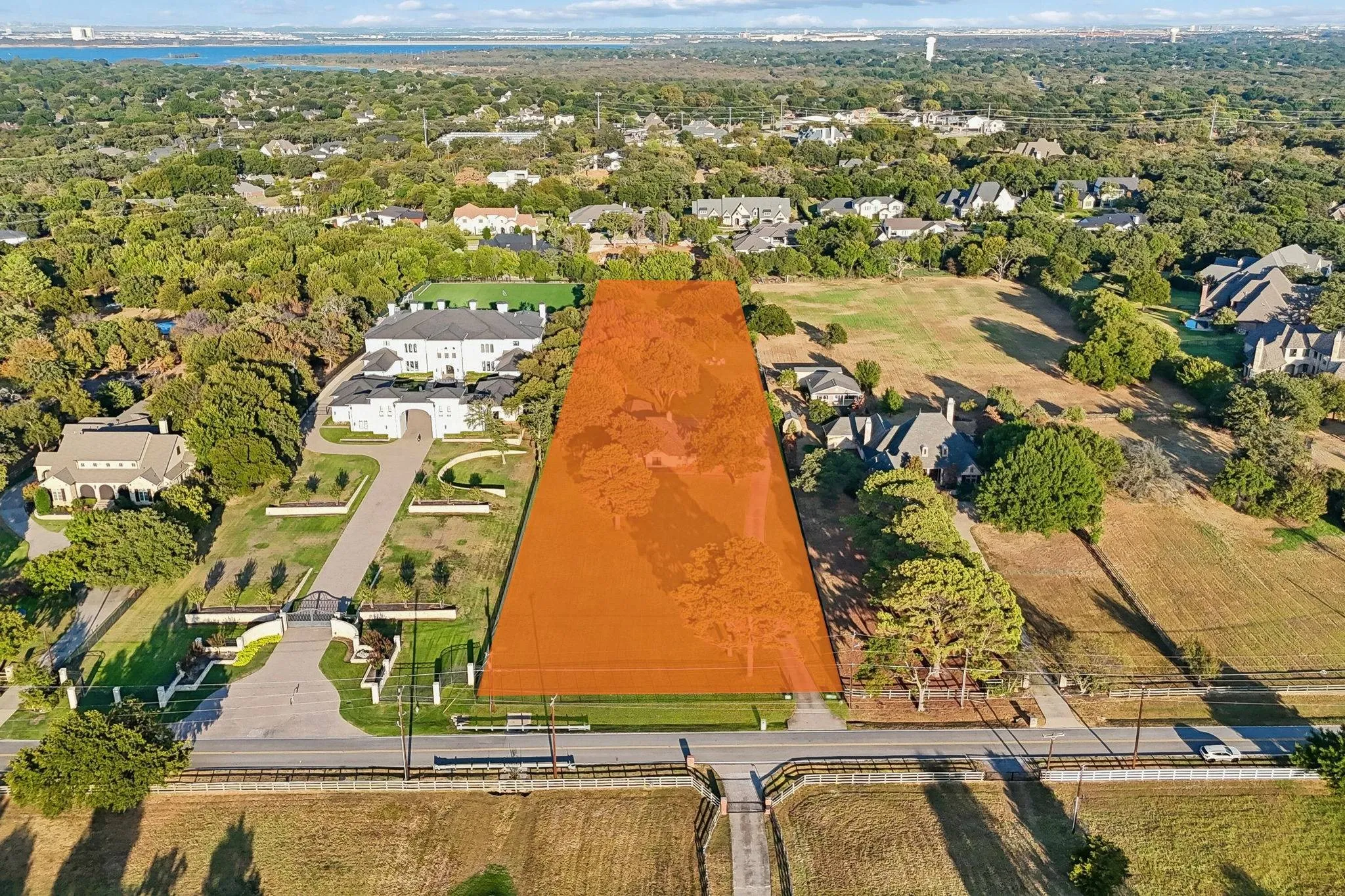 Single Family Residence For Sale in Tarrant County , 1459 Sunshine Lane, Southlake, Texas 76092, 4 Bedroom, 3 Bathroom, 2 Garage spaces, 3,069 Sqft, built in 1984, mls#21398113, Real Estate Agent in Southlake, Homes For Sale in Tarrant county, Homes For Sale in Southlake, Realtor in Southlake Texas, Real Estate Brokerage Independent Realty Texas, Luminita Cordes Realtor