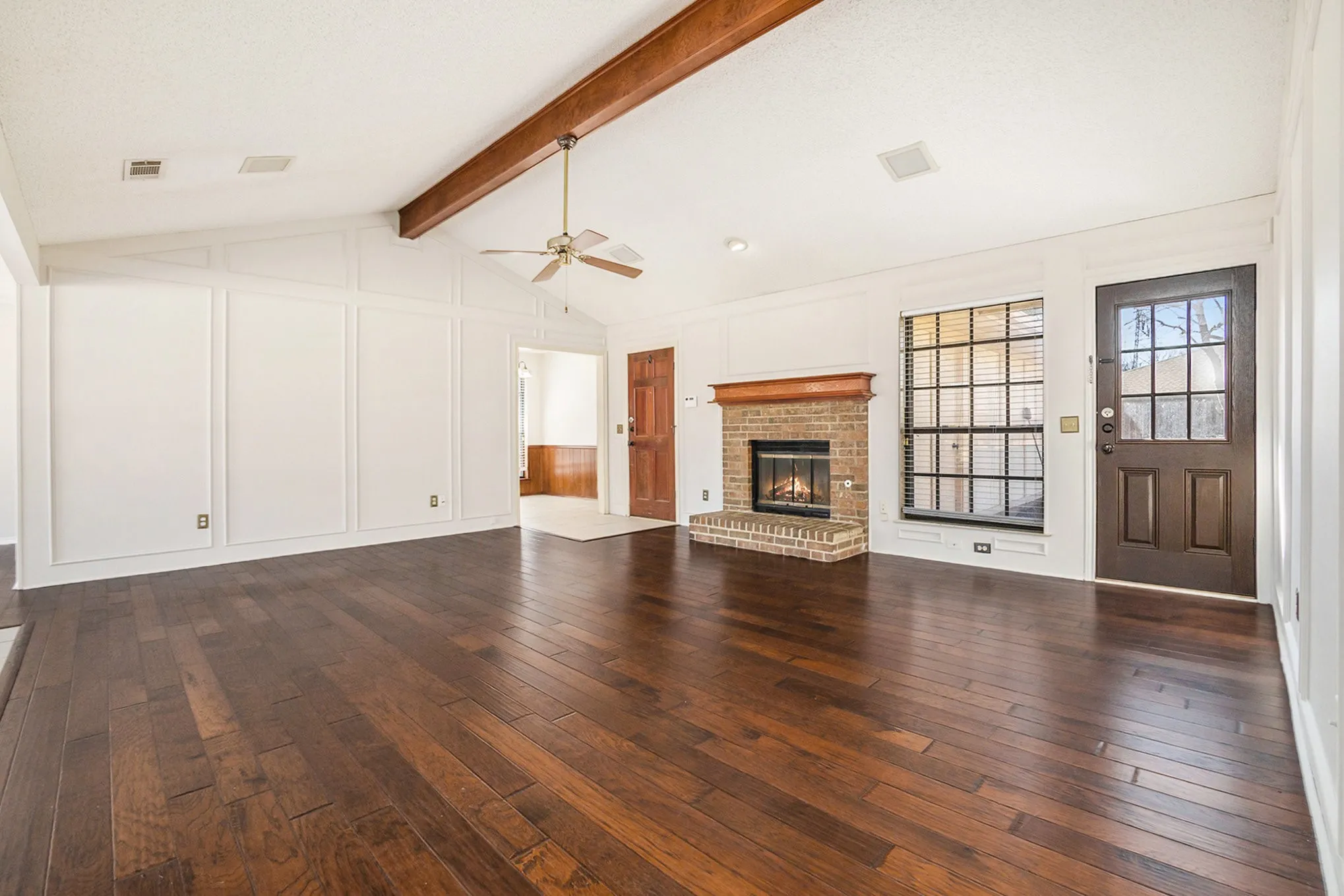 Single Family Residence For Rent in Collin County , 3204 Anchor Drive, Plano, Texas 75023, 3 Bedroom, 2 Bathroom, 2 Garage spaces, 1,604 Sqft, built in 1983, mls#21398573, Real Estate Agent in Plano, Homes For Rent in Collin county, Homes For Rent in Plano, Realtor in Plano Texas, Real Estate Brokerage Independent Realty Texas, Luminita Cordes Realtor