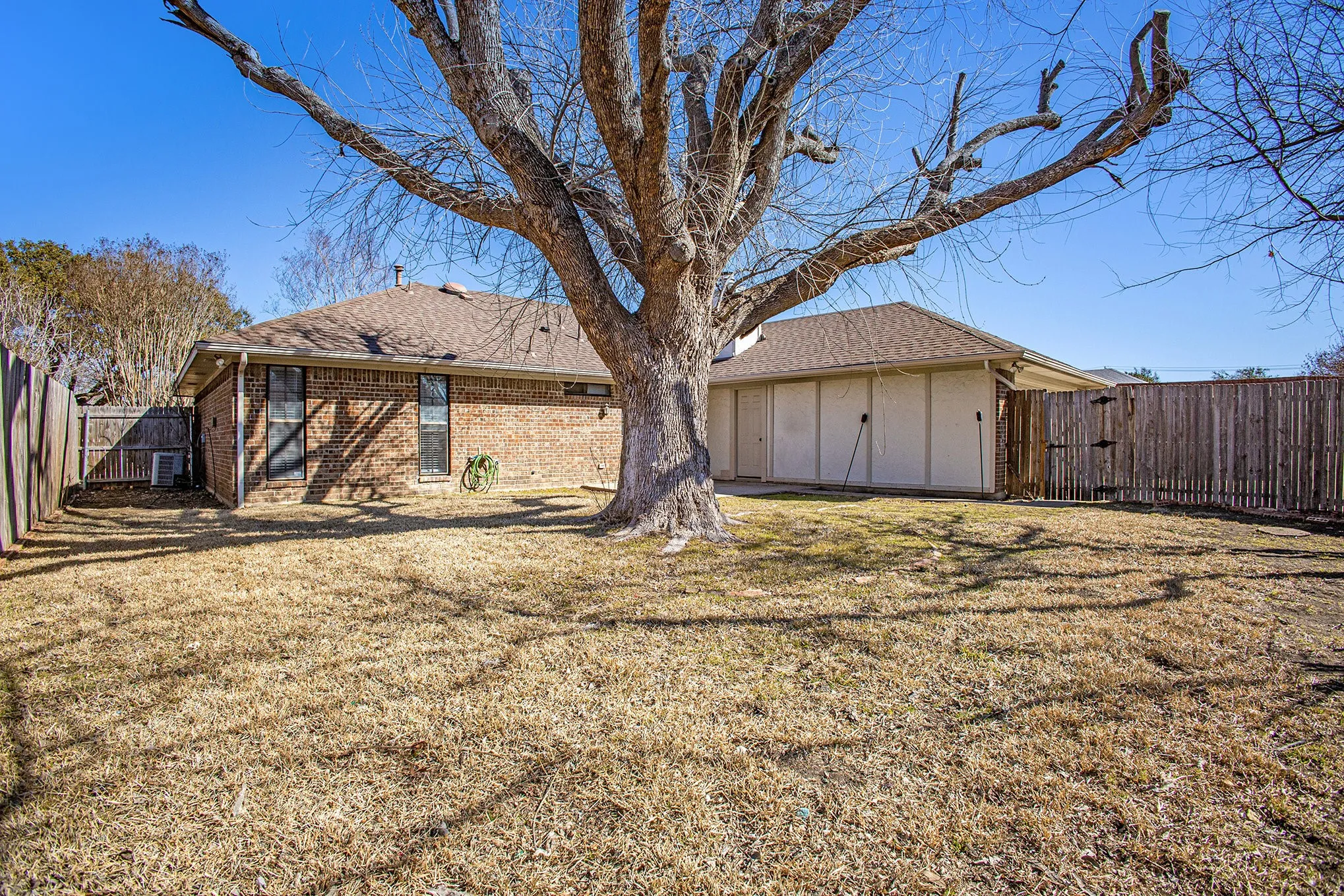 Single Family Residence For Rent in Collin County , 3204 Anchor Drive, Plano, Texas 75023, 3 Bedroom, 2 Bathroom, 2 Garage spaces, 1,604 Sqft, built in 1983, mls#21398573, Real Estate Agent in Plano, Homes For Rent in Collin county, Homes For Rent in Plano, Realtor in Plano Texas, Real Estate Brokerage Independent Realty Texas, Luminita Cordes Realtor