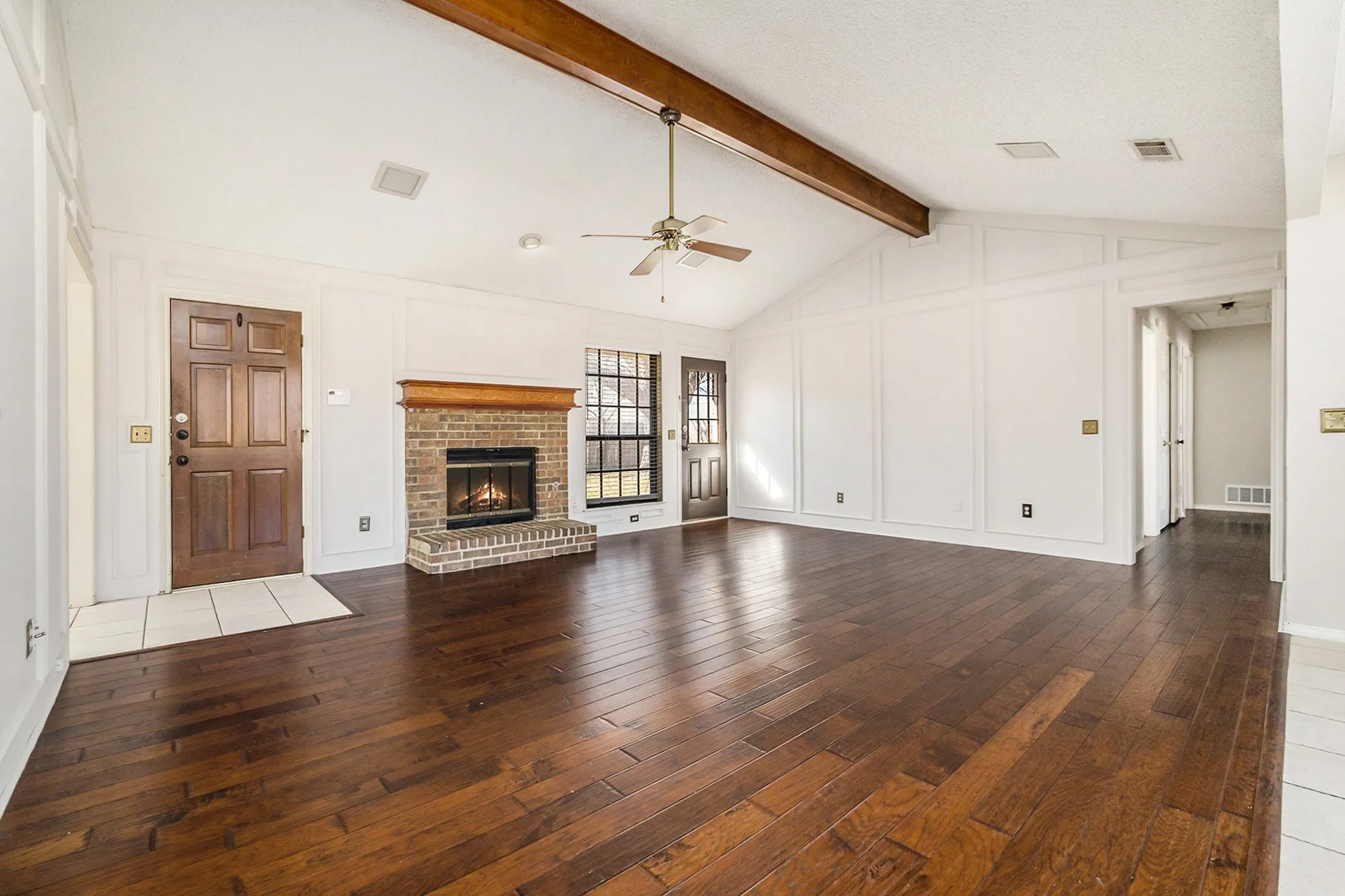 Single Family Residence For Rent in Collin County , 3204 Anchor Drive, Plano, Texas 75023, 3 Bedroom, 2 Bathroom, 2 Garage spaces, 1,604 Sqft, built in 1983, mls#21398573, Real Estate Agent in Plano, Homes For Rent in Collin county, Homes For Rent in Plano, Realtor in Plano Texas, Real Estate Brokerage Independent Realty Texas, Luminita Cordes Realtor