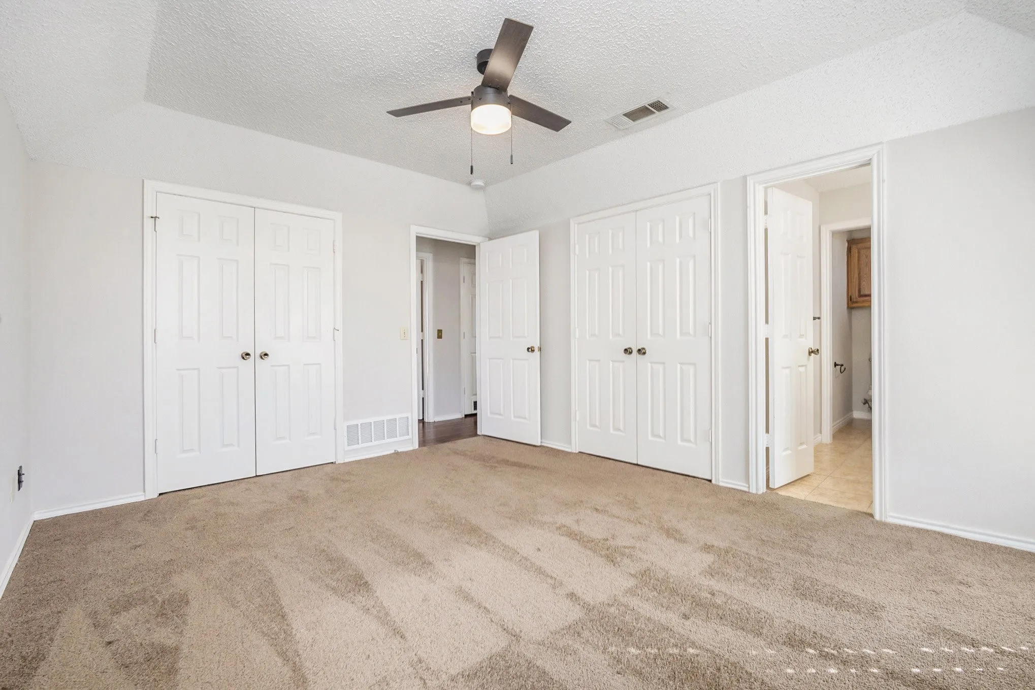 Single Family Residence For Rent in Collin County , 3204 Anchor Drive, Plano, Texas 75023, 3 Bedroom, 2 Bathroom, 2 Garage spaces, 1,604 Sqft, built in 1983, mls#21398573, Real Estate Agent in Plano, Homes For Rent in Collin county, Homes For Rent in Plano, Realtor in Plano Texas, Real Estate Brokerage Independent Realty Texas, Luminita Cordes Realtor